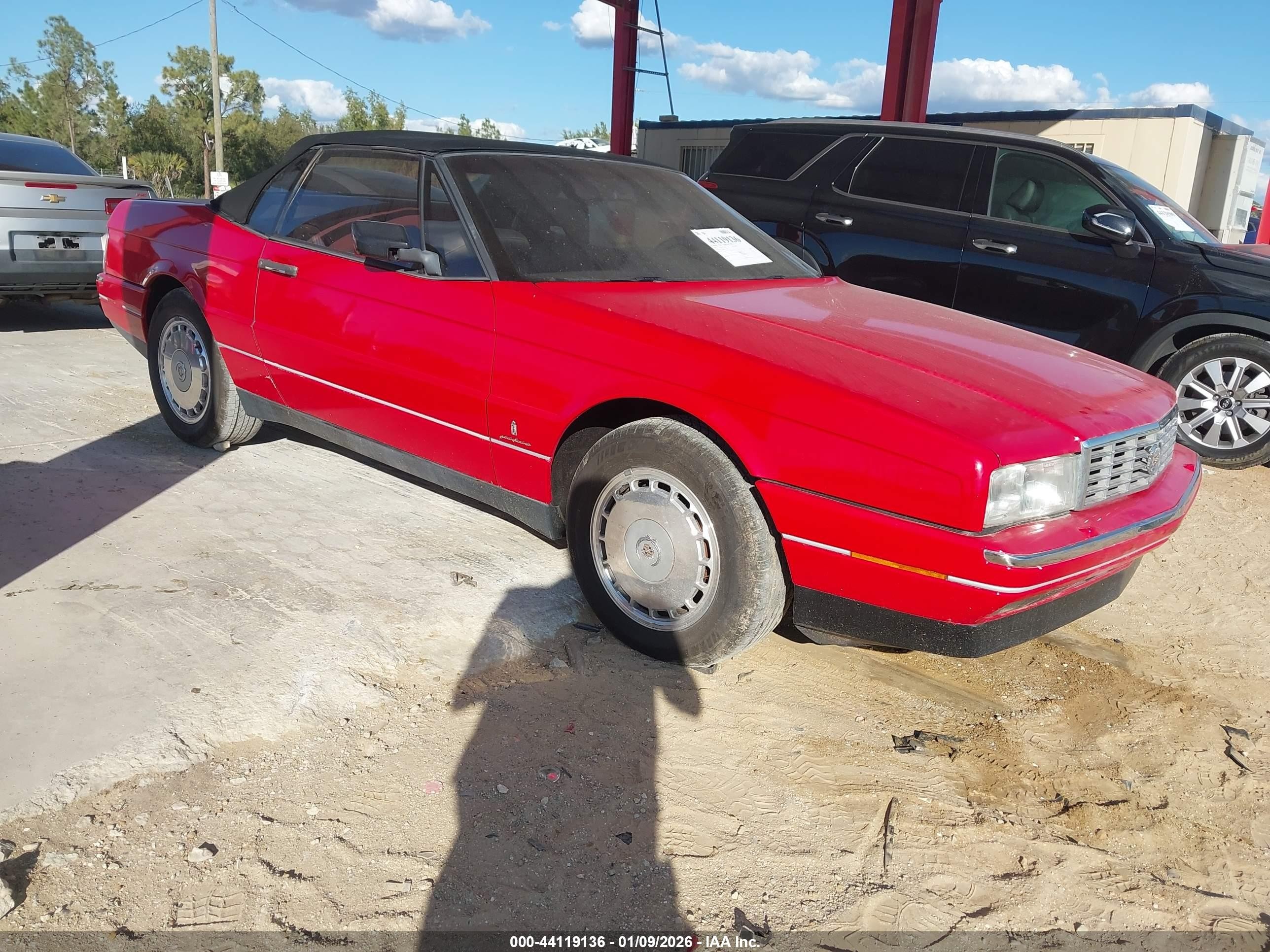 1990 Cadillac Allante   Red vin: 1G6VS3380LU126488