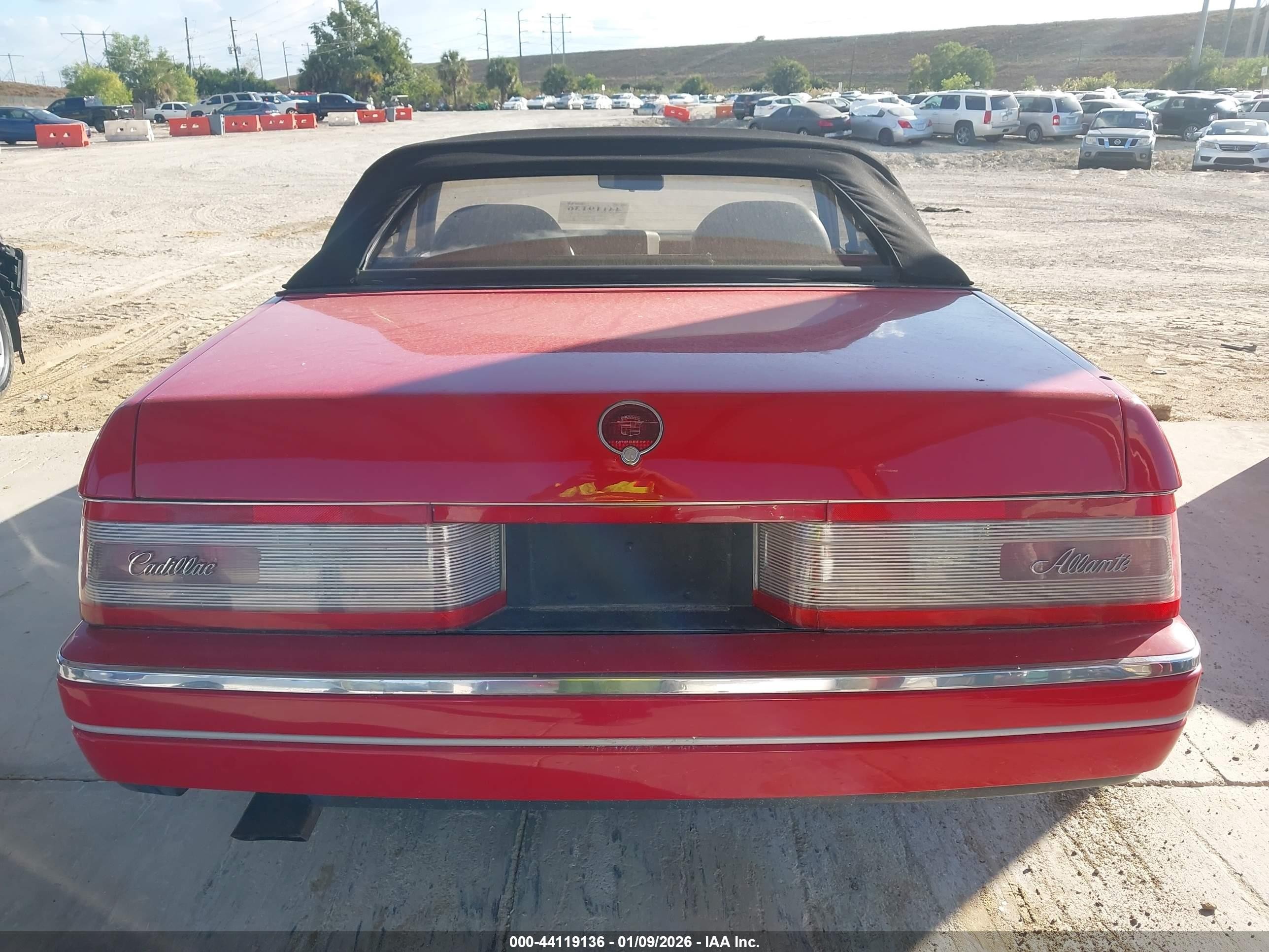 1990 Cadillac Allante   Red vin: 1G6VS3380LU126488