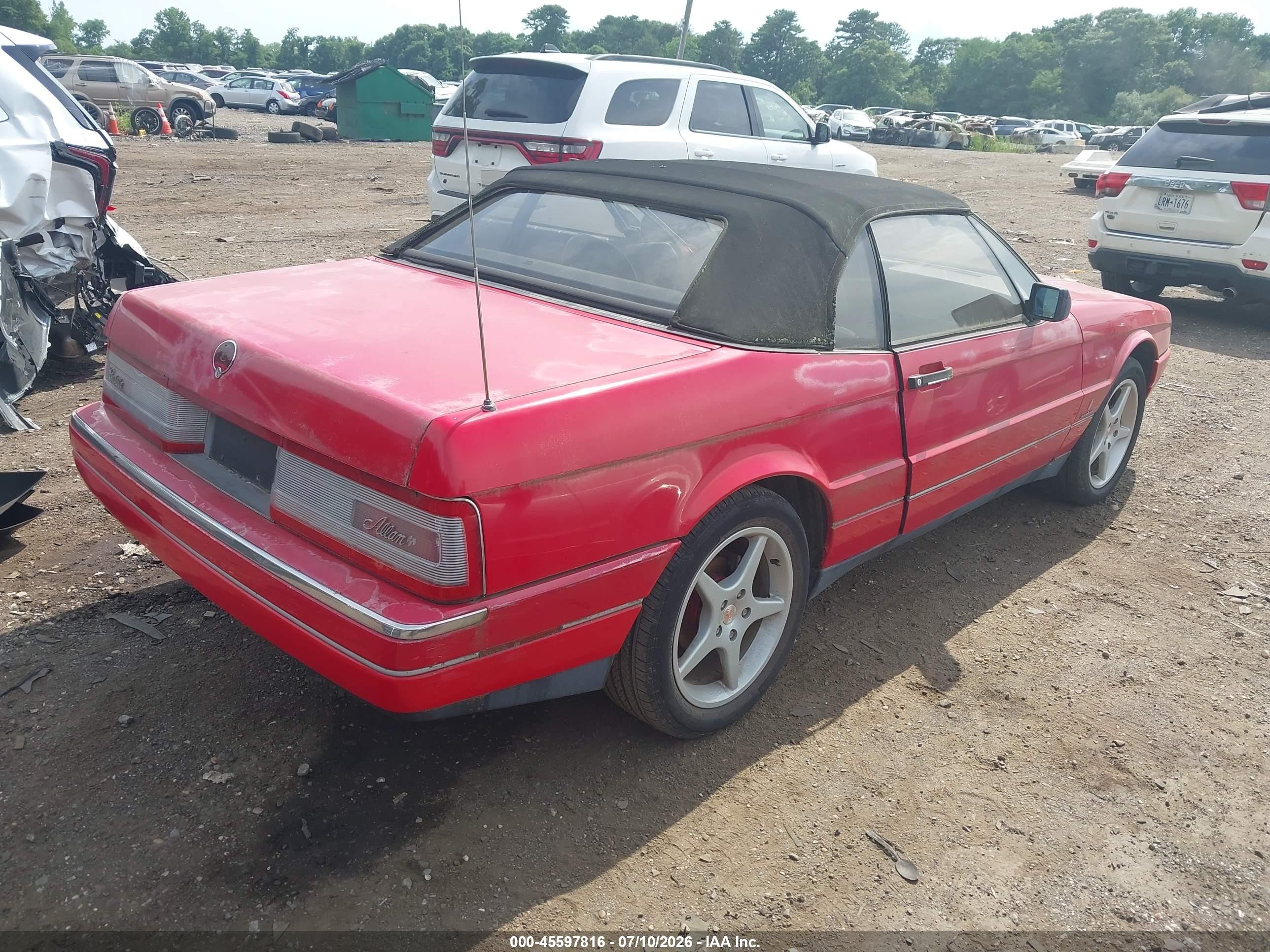 1992 Cadillac Allante   Red vin: 1G6VS3380NU125246