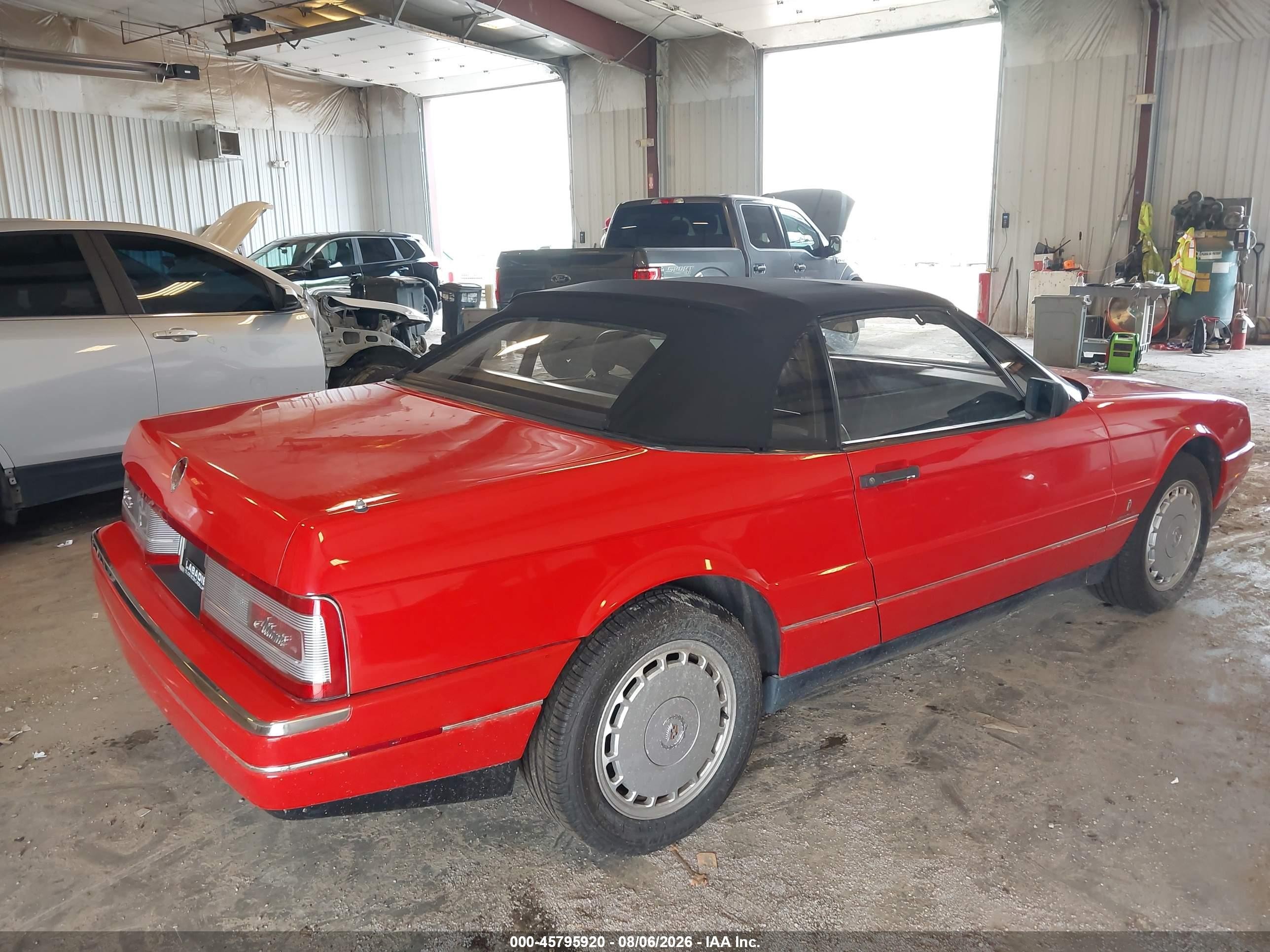 1990 Cadillac Allante   Red vin: 1G6VS3381LU126807