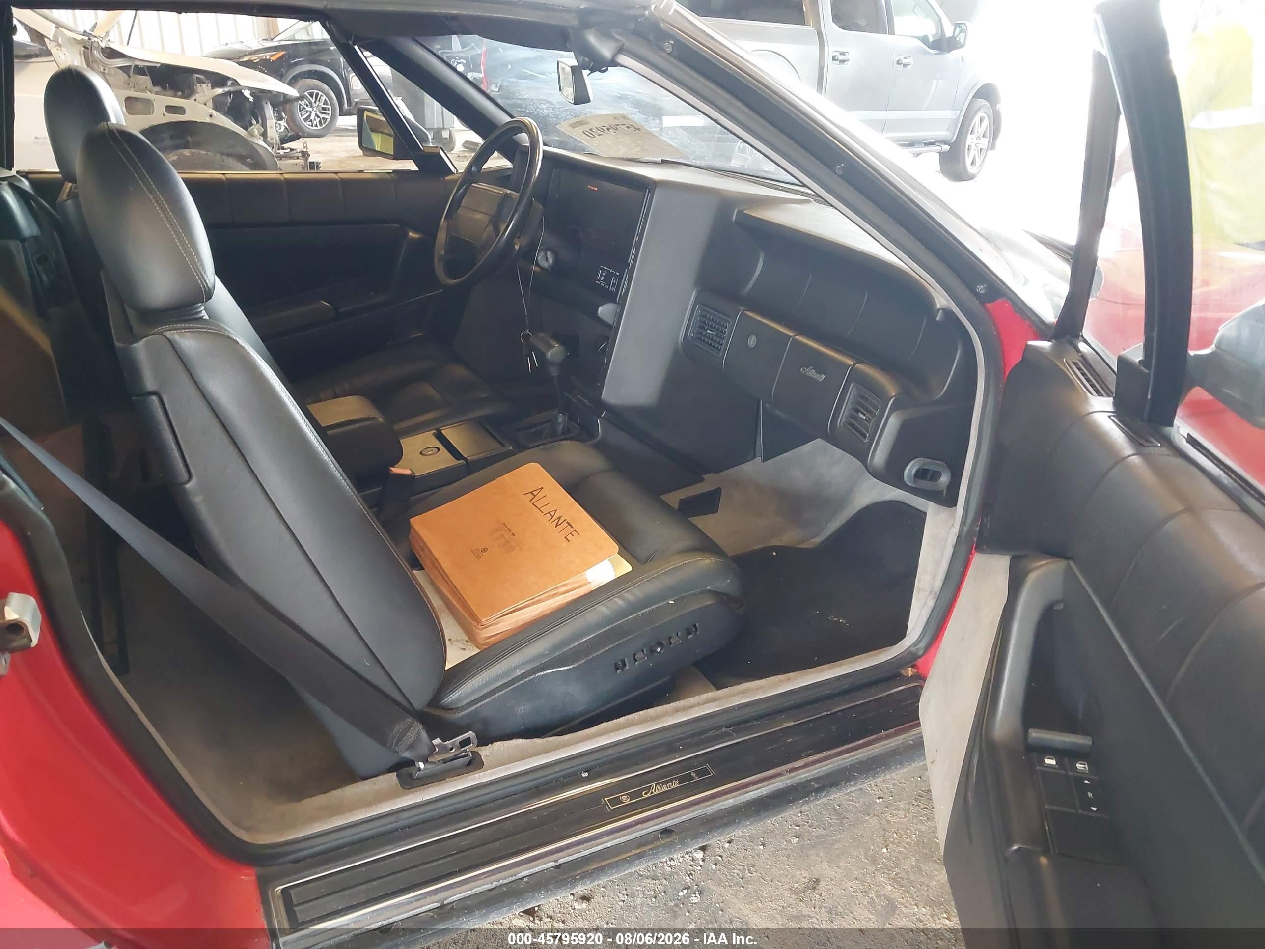 1990 Cadillac Allante   Red vin: 1G6VS3381LU126807