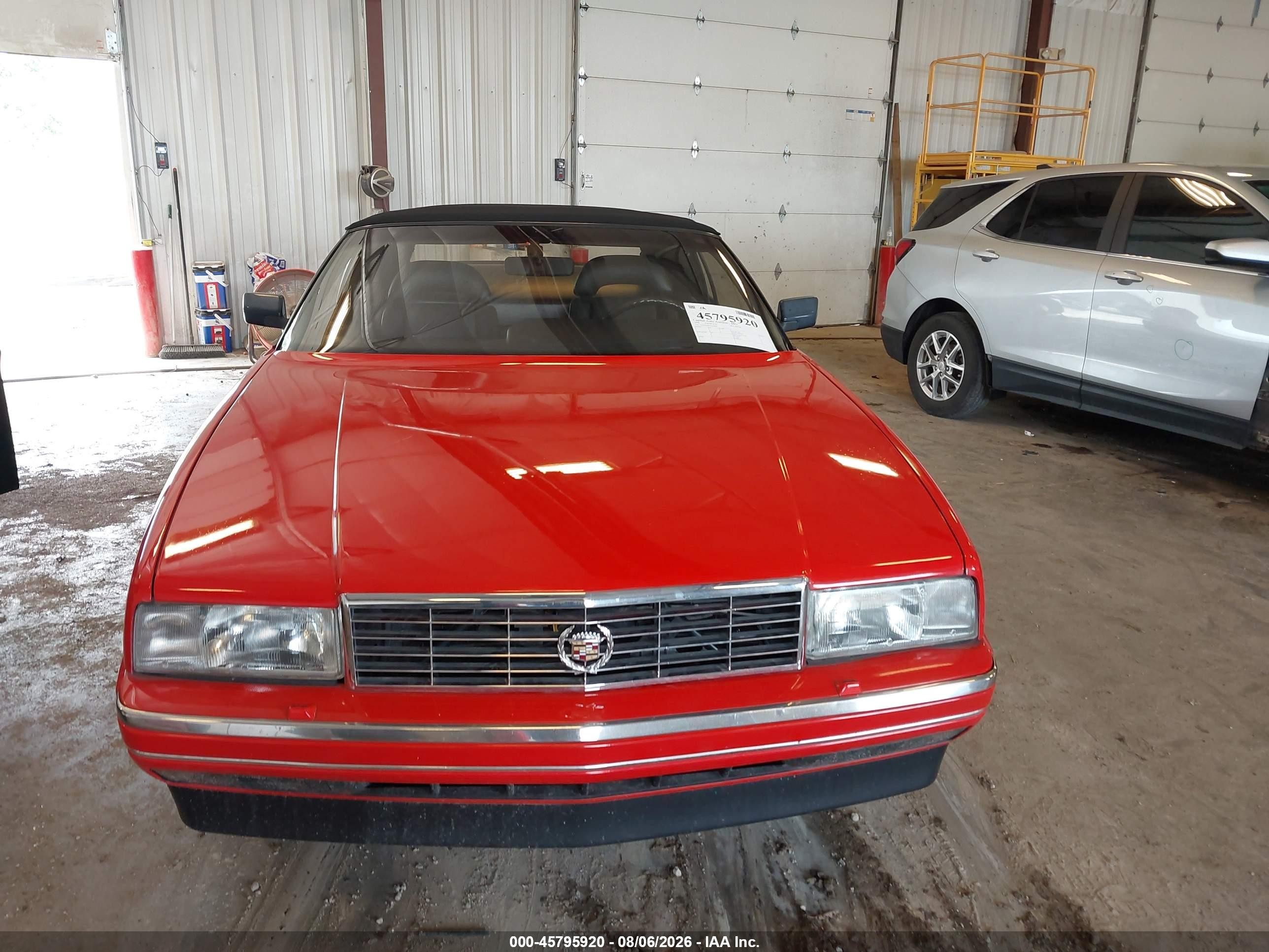 1990 Cadillac Allante   Red vin: 1G6VS3381LU126807