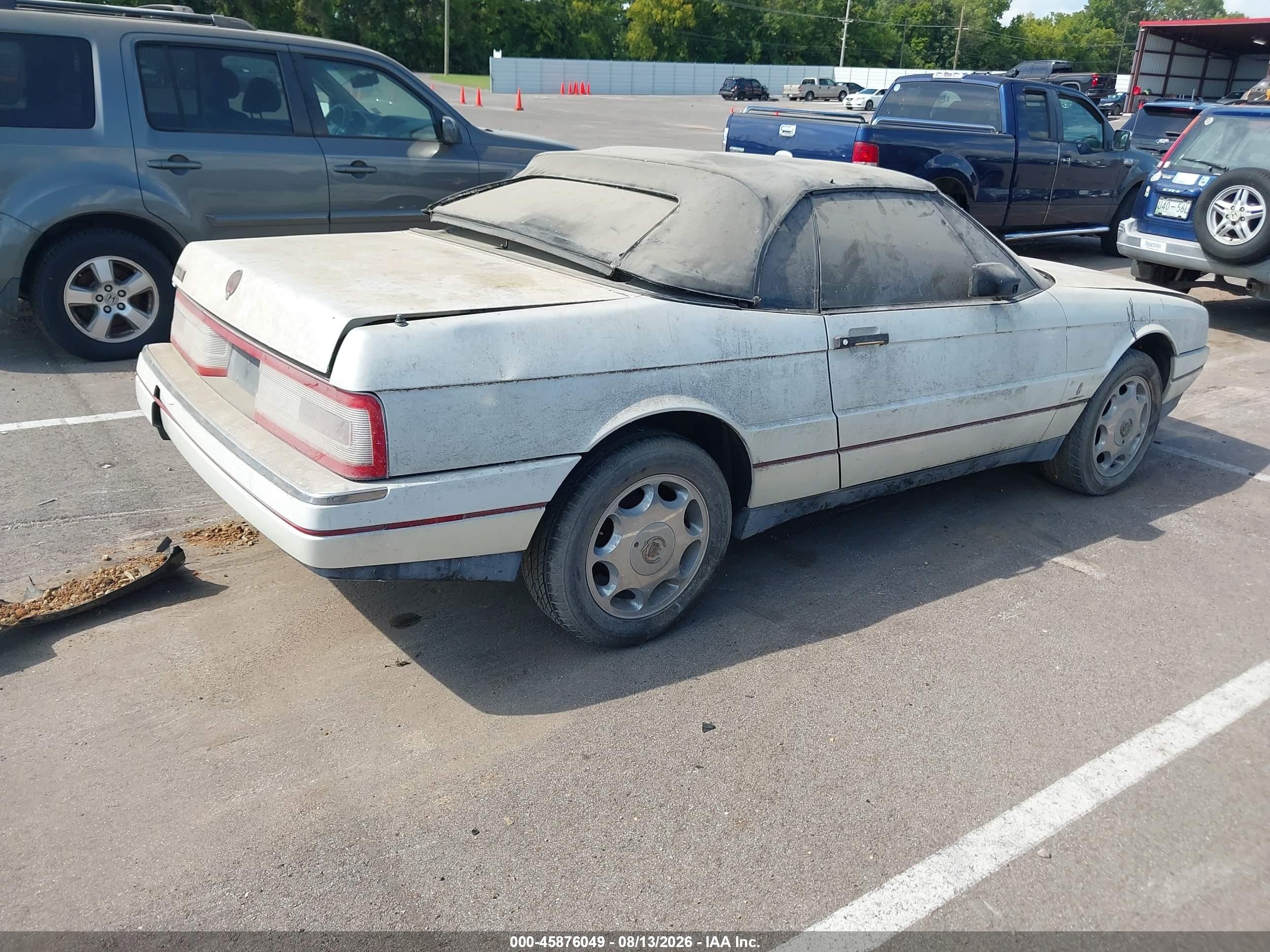 1990 Cadillac Allante   White vin: 1G6VS3382LU127366