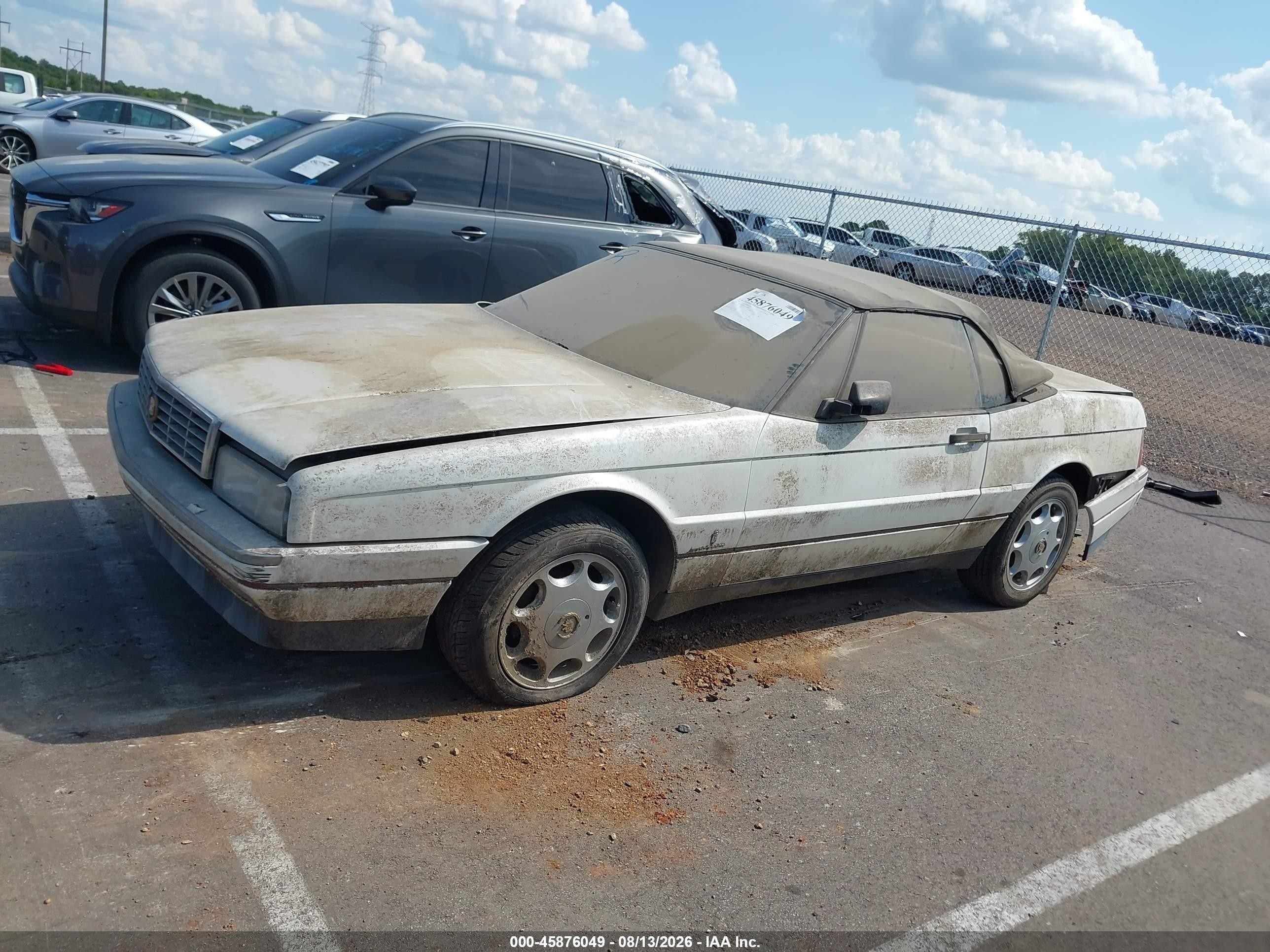 1990 Cadillac Allante   White vin: 1G6VS3382LU127366
