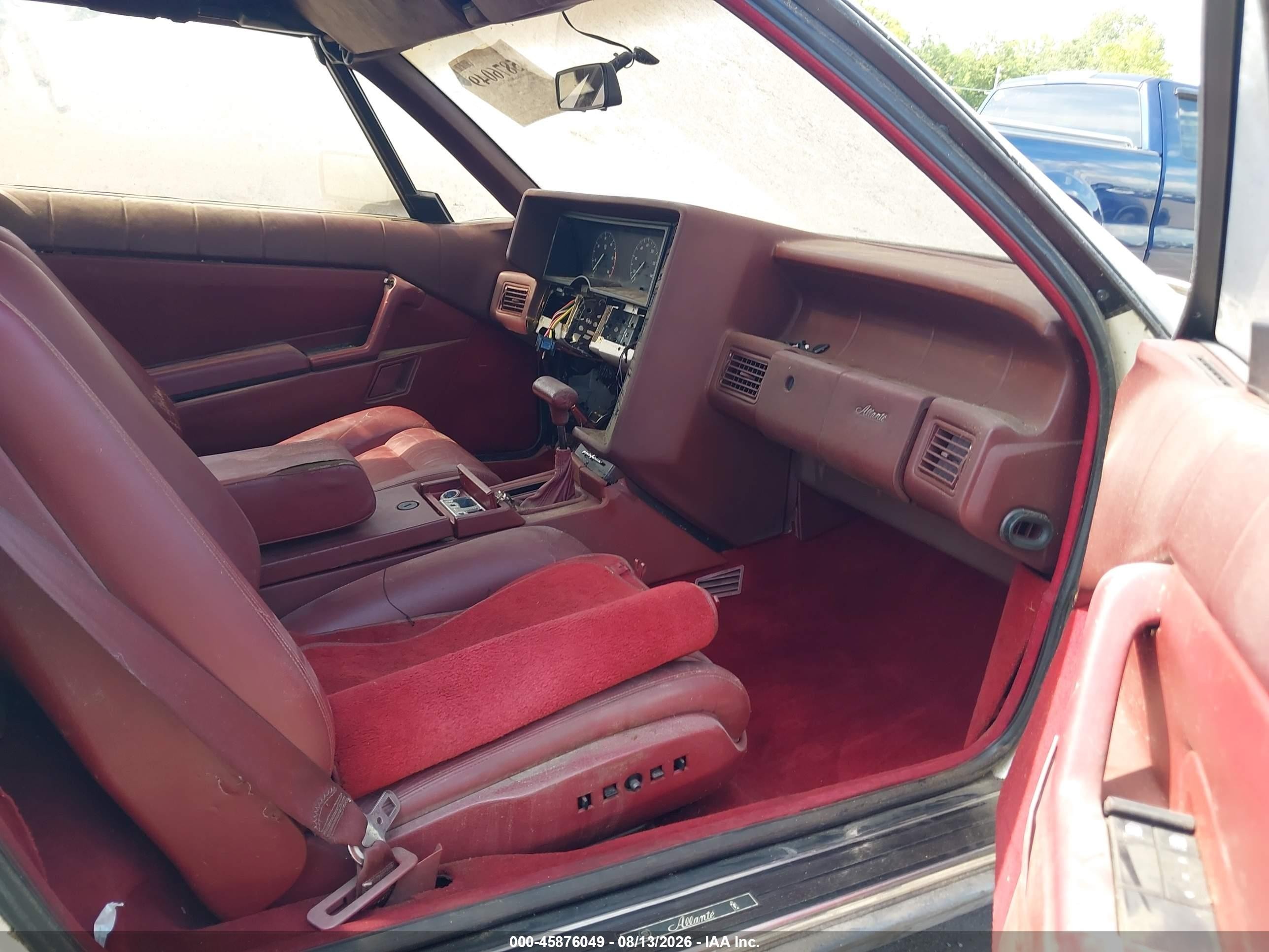 1990 Cadillac Allante   White vin: 1G6VS3382LU127366