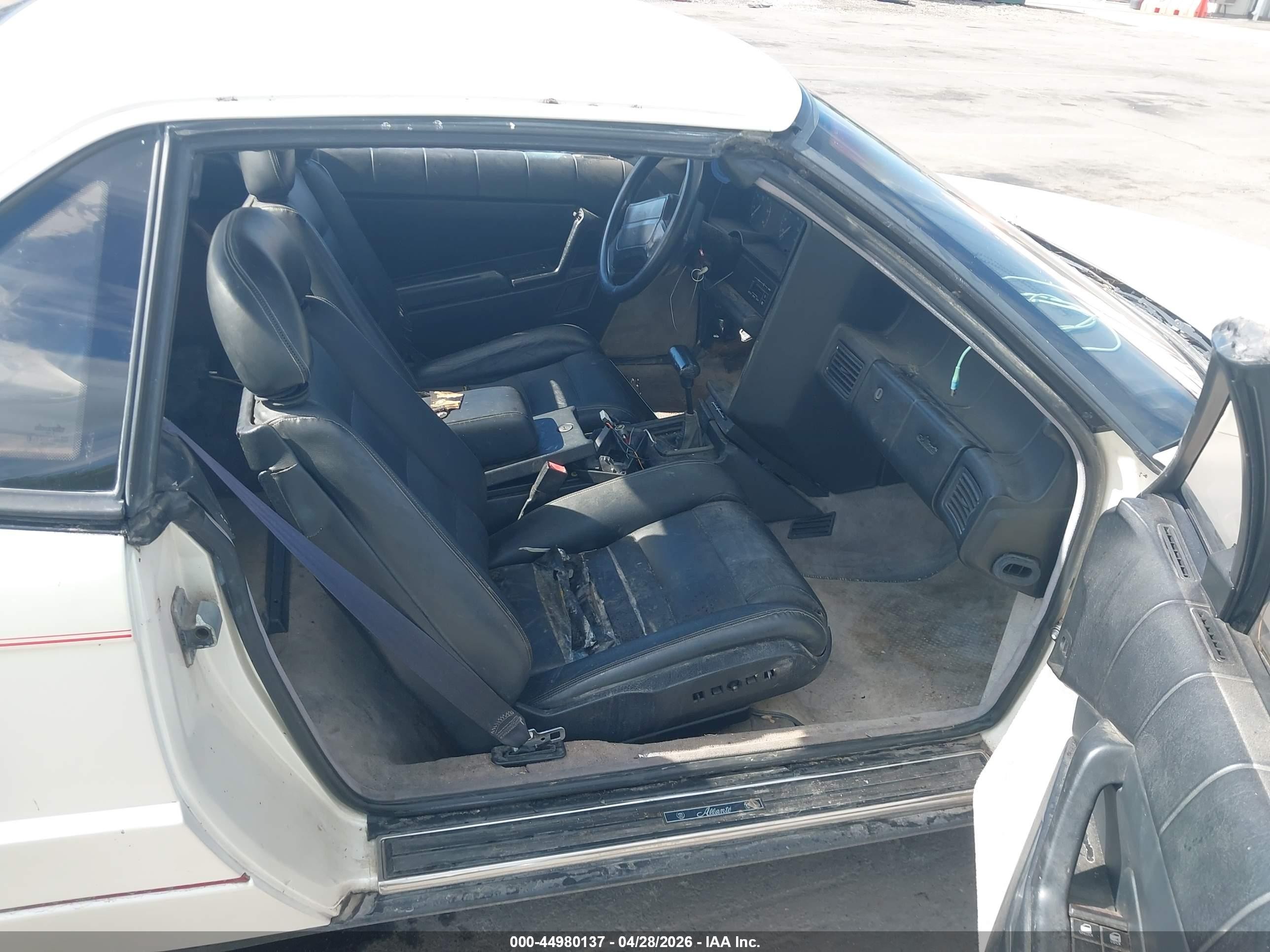 1990 Cadillac Allante   White vin: 1G6VS3387LU127153