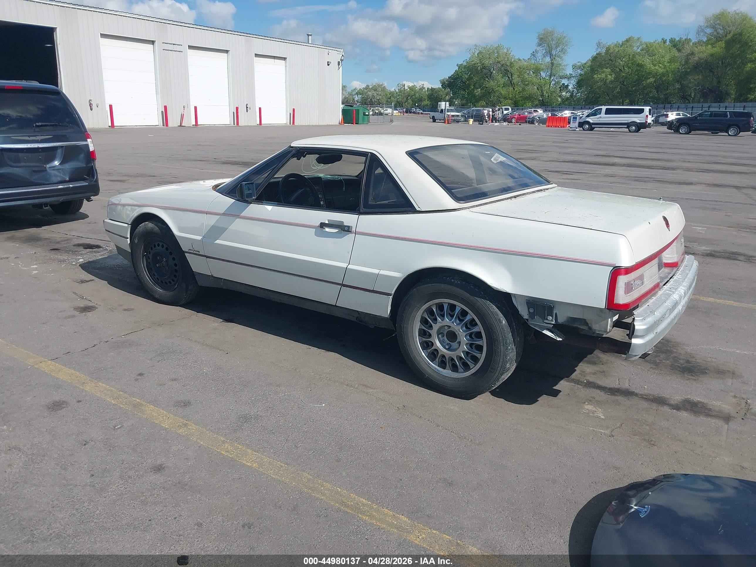 1990 Cadillac Allante   White vin: 1G6VS3387LU127153