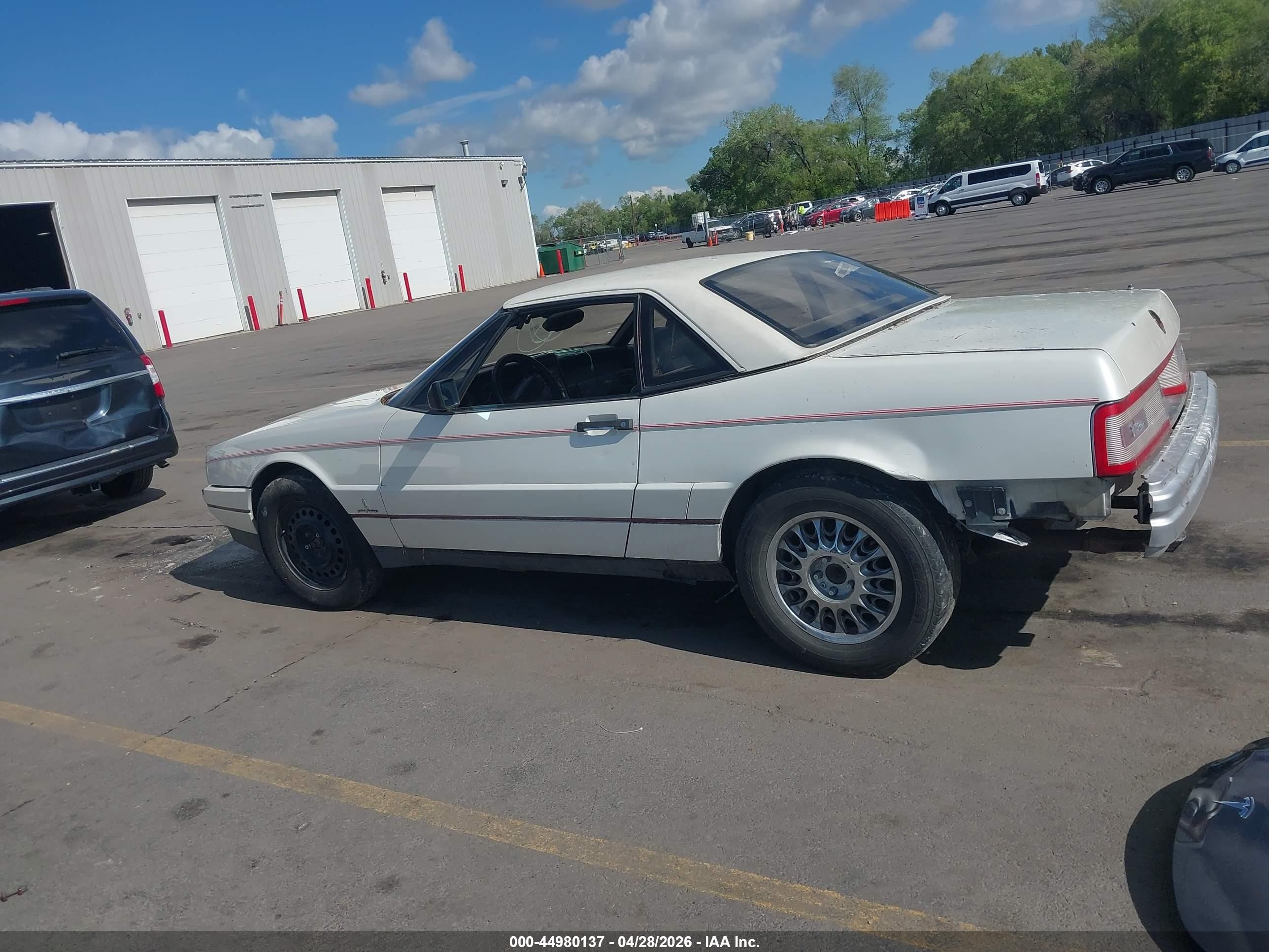 1990 Cadillac Allante   White vin: 1G6VS3387LU127153