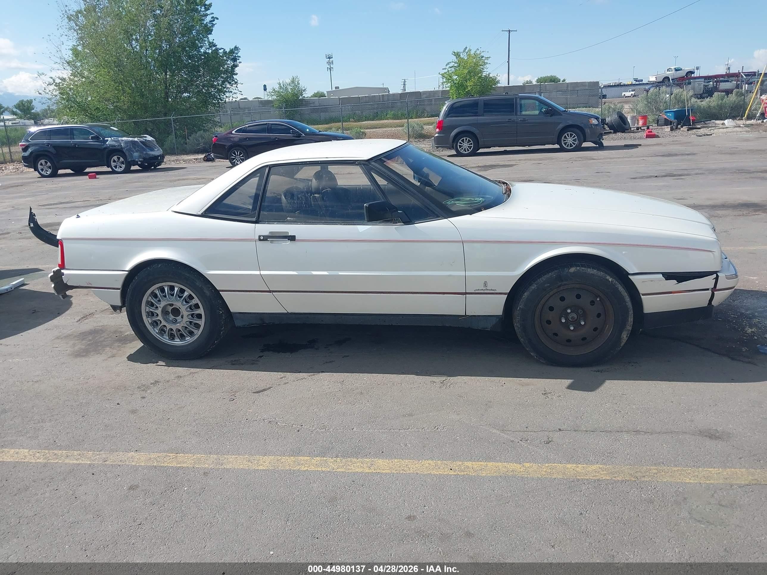 1990 Cadillac Allante   White vin: 1G6VS3387LU127153