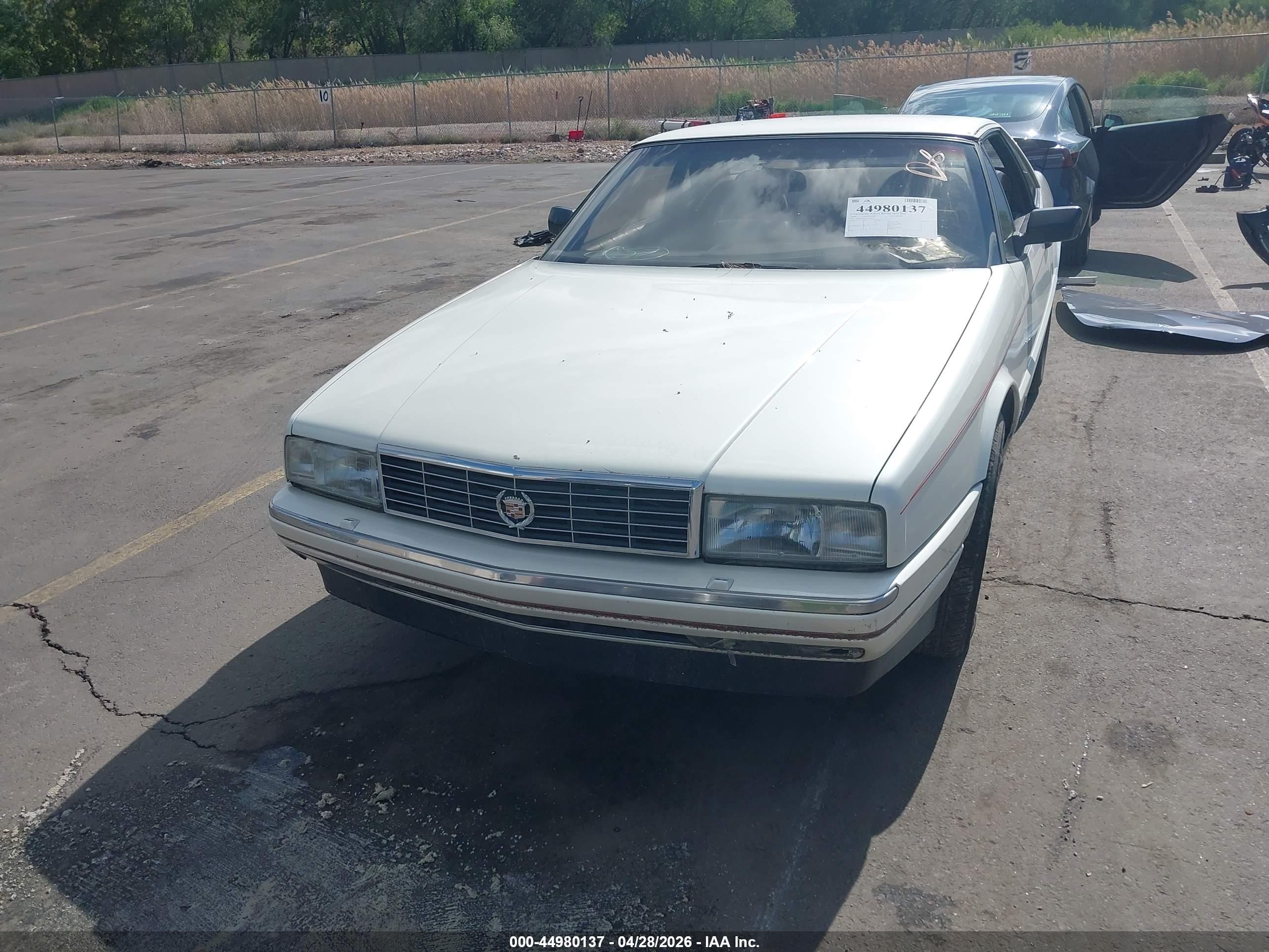 1990 Cadillac Allante   White vin: 1G6VS3387LU127153