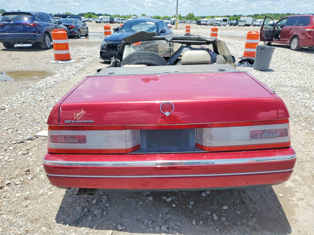 1993 Cadillac Allante Burgundy vin: 1G6VS3396PU126011