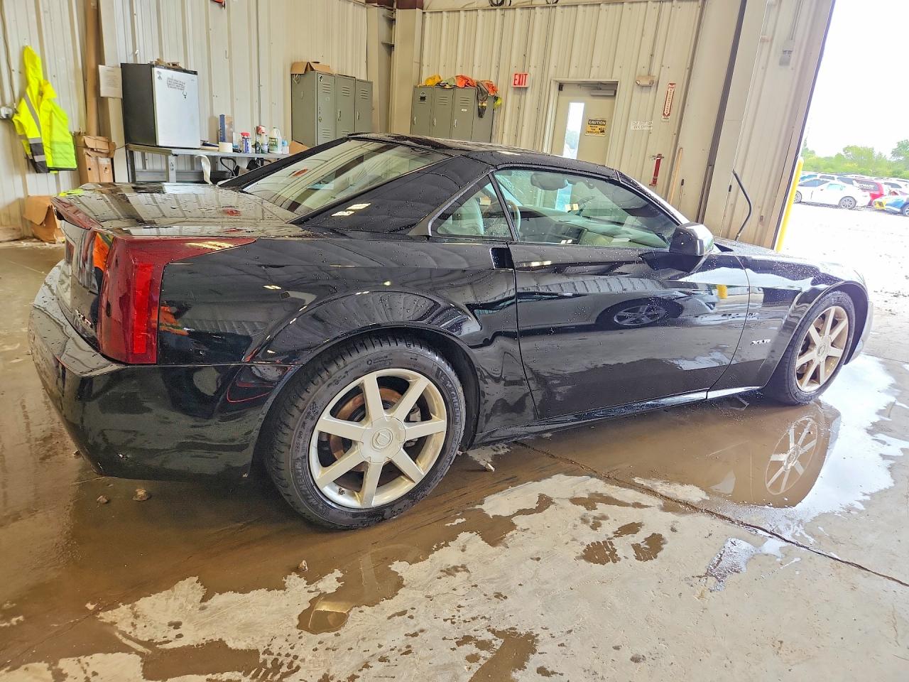 2004 Cadillac Xlr Black vin: 1G6YV34A245603181
