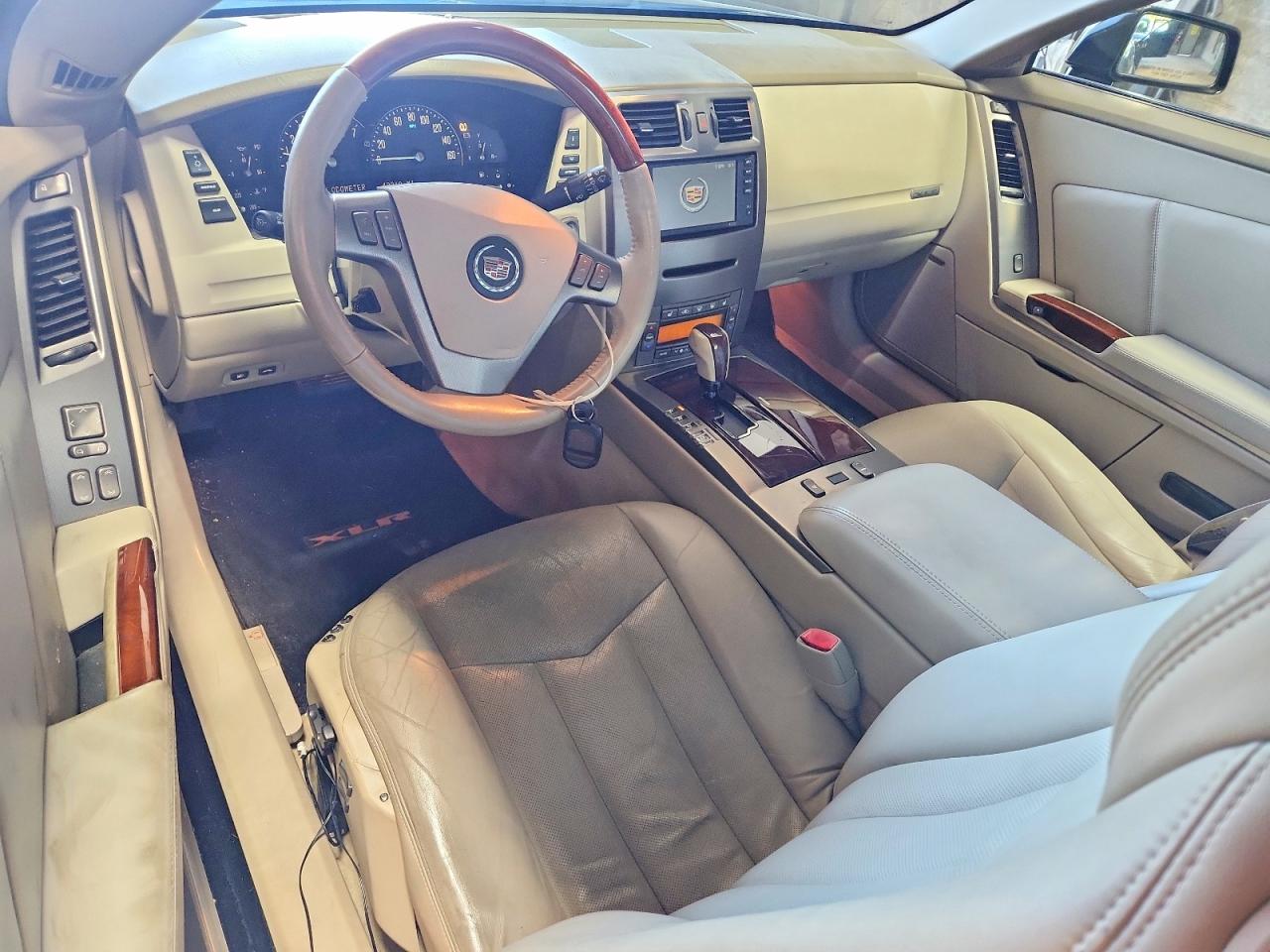 2005 Cadillac Xlr Черный vin: 1G6YV34A555601569