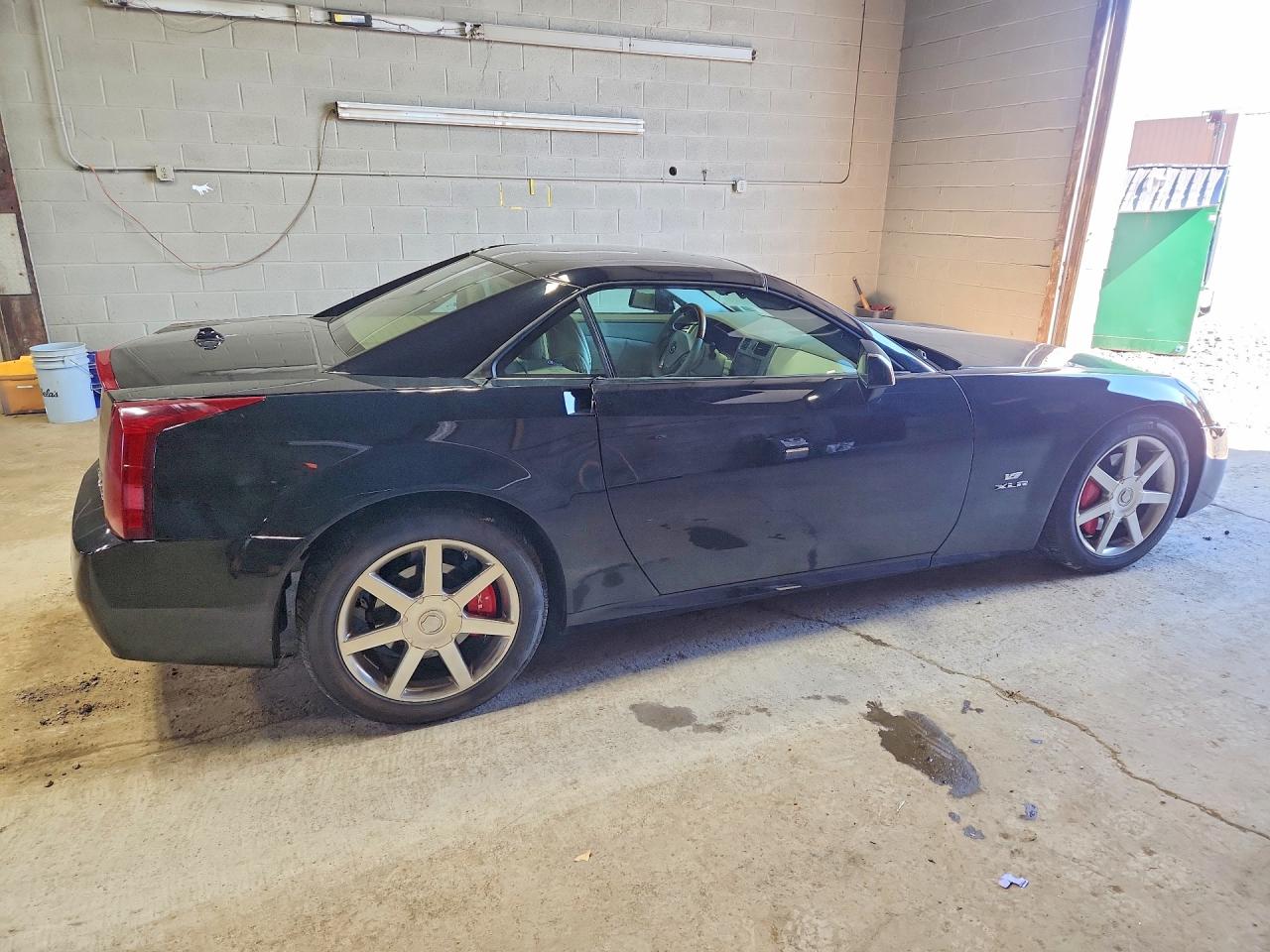 2005 Cadillac Xlr Черный vin: 1G6YV34A555601569