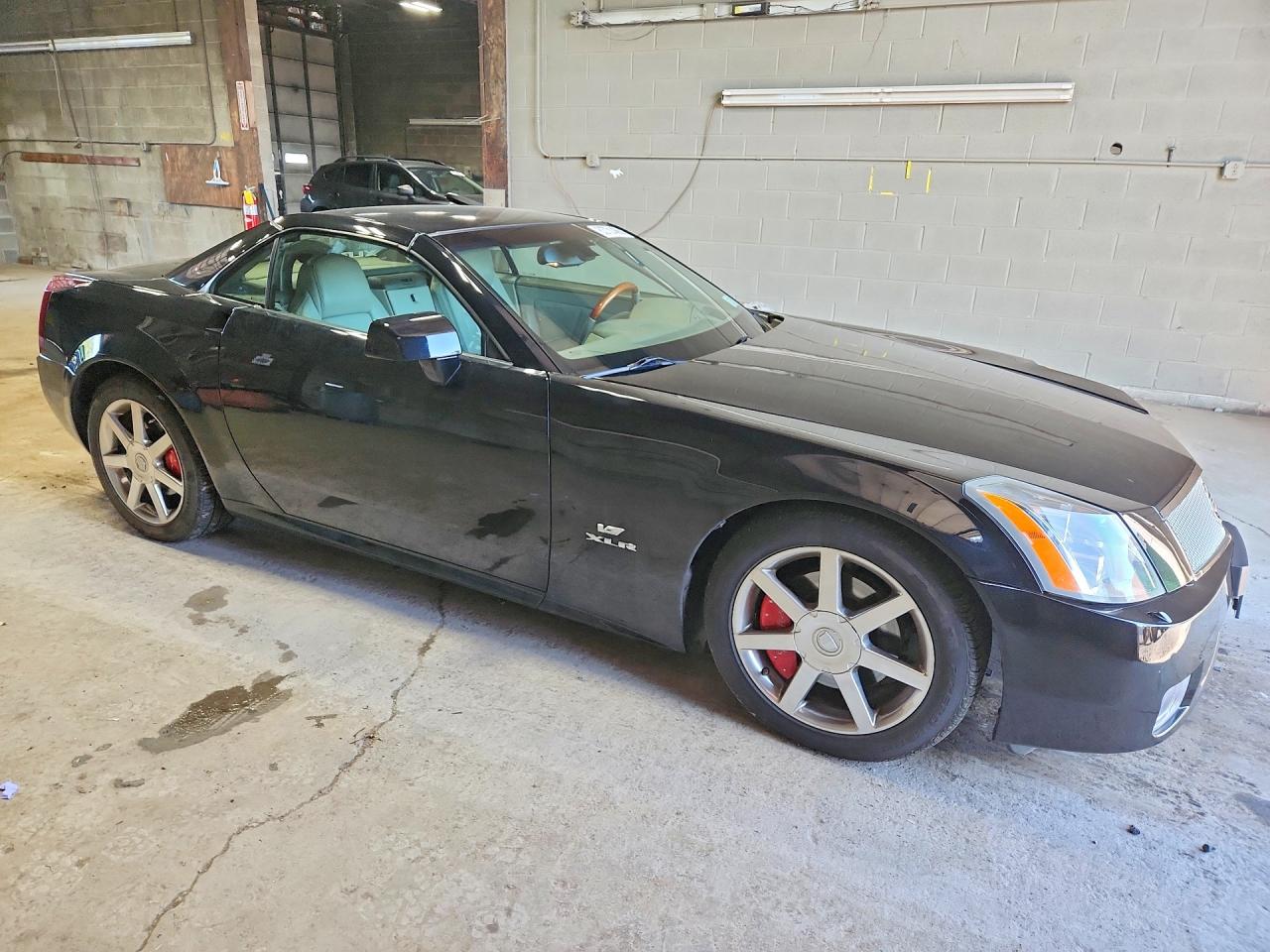 2005 Cadillac Xlr Черный vin: 1G6YV34A555601569