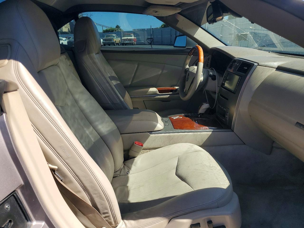2005 Cadillac Xlr Желто-коричневый vin: 1G6YV34A855602697