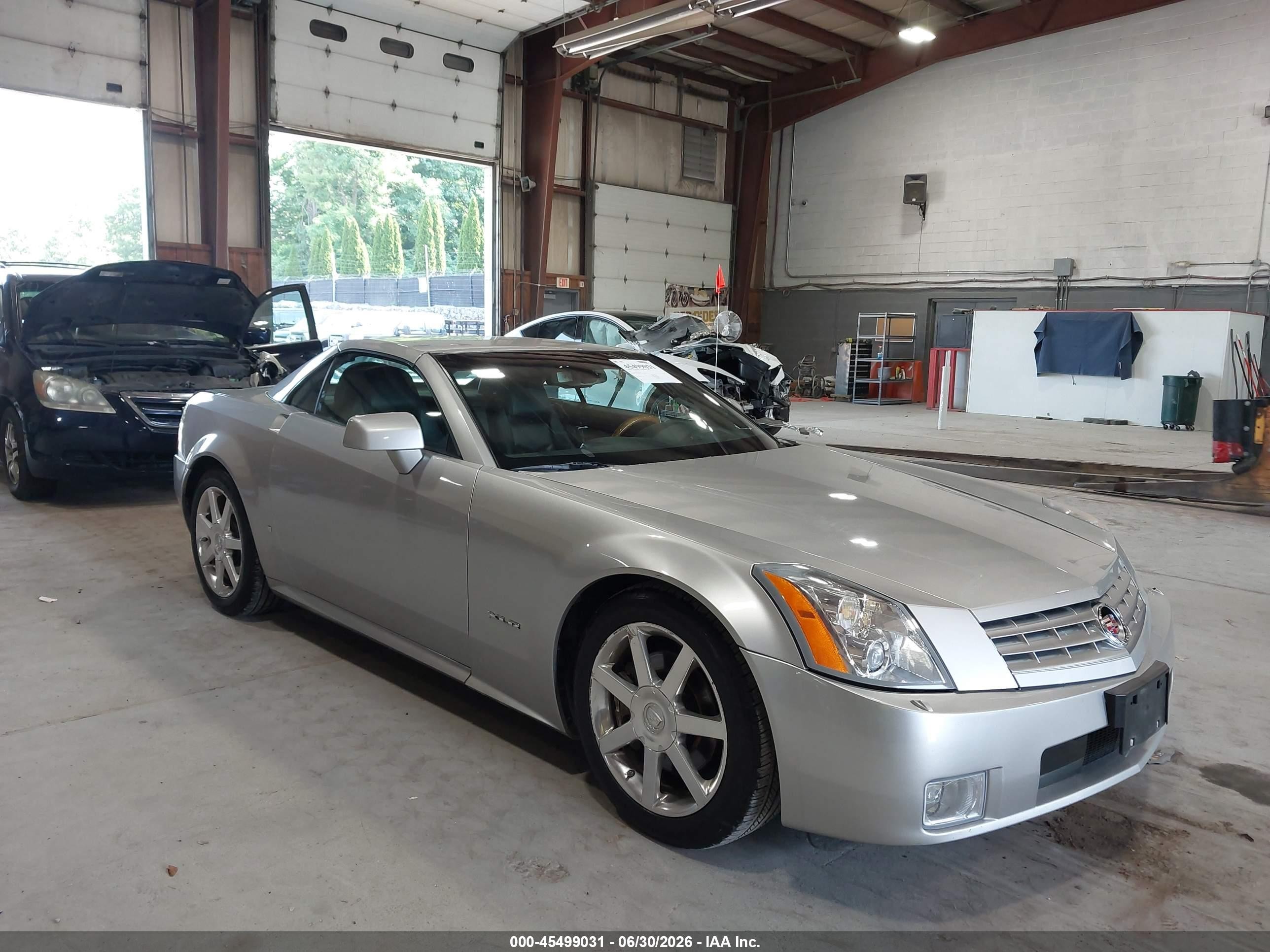 2006 Cadillac Xlr   Silver vin: 1G6YV36A565601649