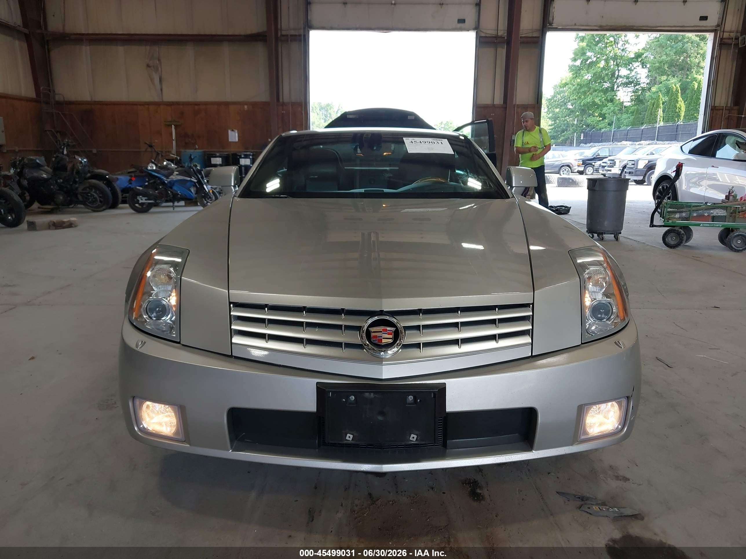 2006 Cadillac Xlr   Silver vin: 1G6YV36A565601649