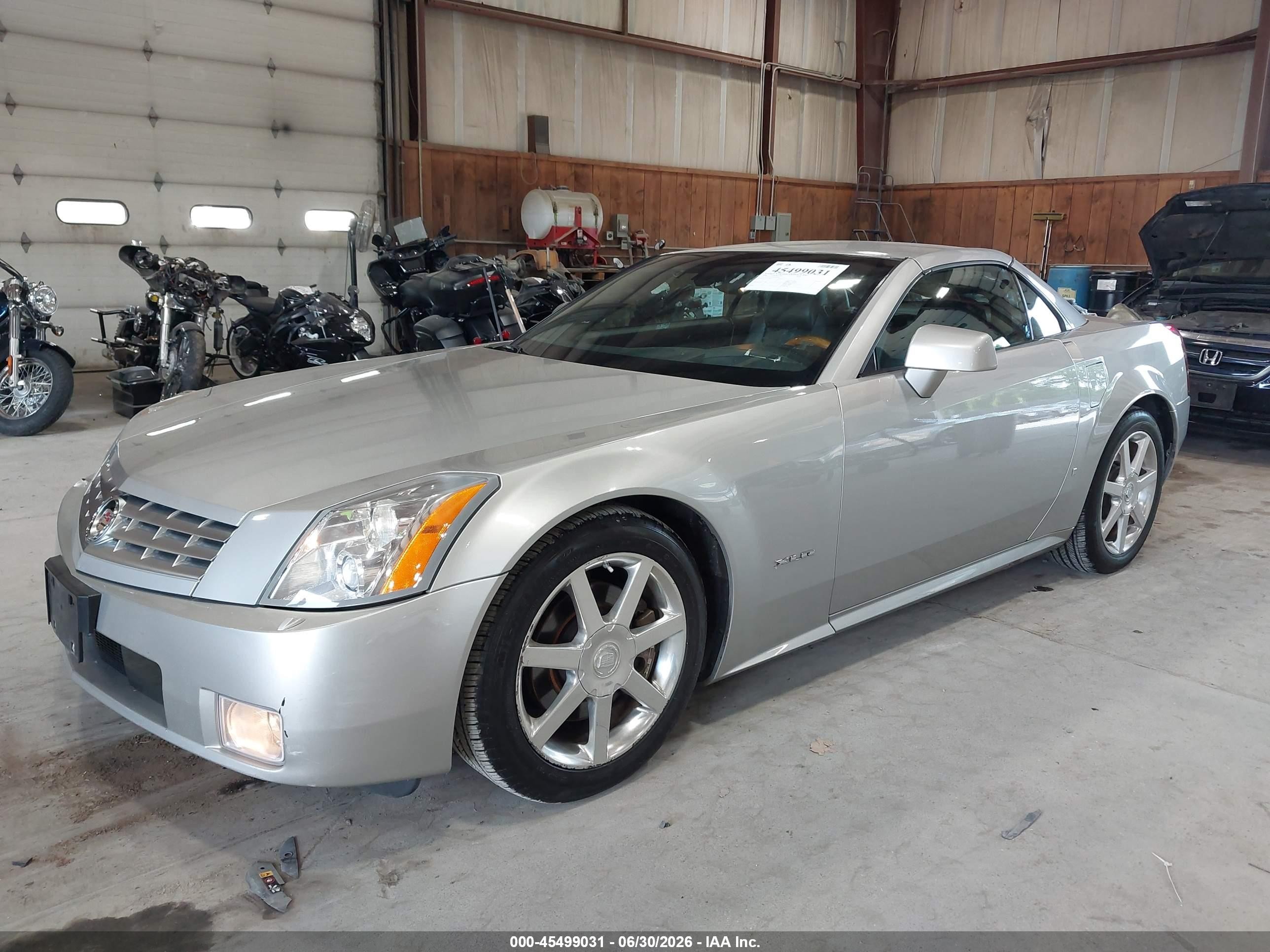 2006 Cadillac Xlr   Silver vin: 1G6YV36A565601649