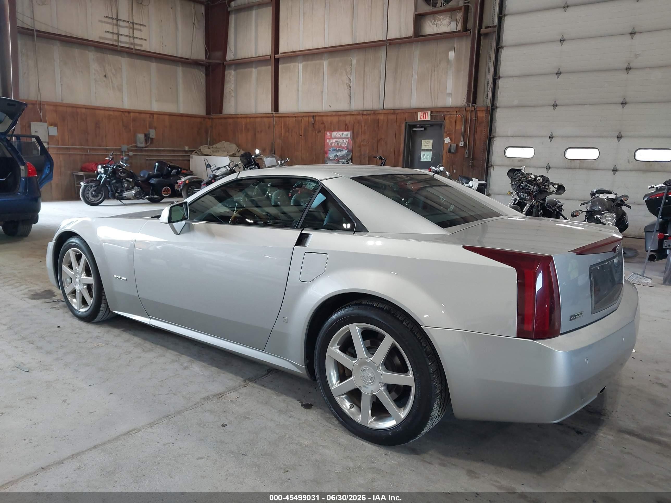 2006 Cadillac Xlr   Silver vin: 1G6YV36A565601649