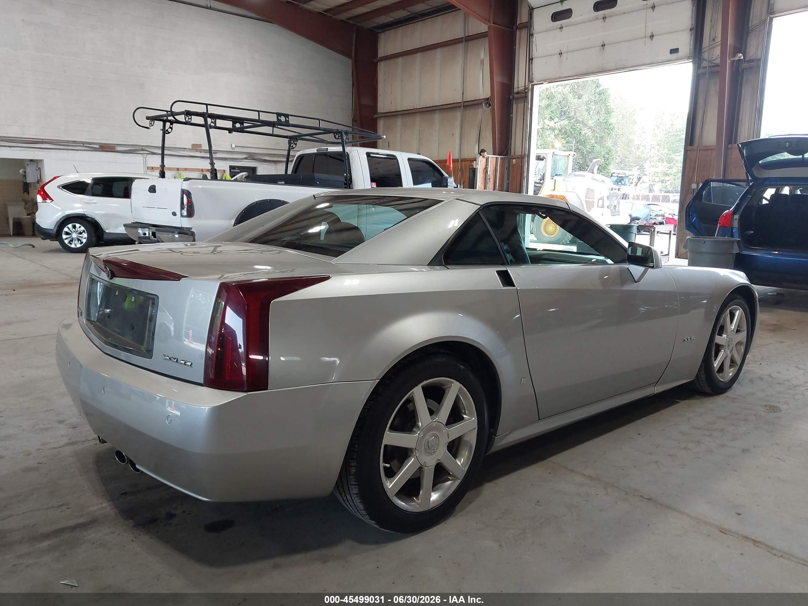 2006 Cadillac Xlr   Silver vin: 1G6YV36A565601649