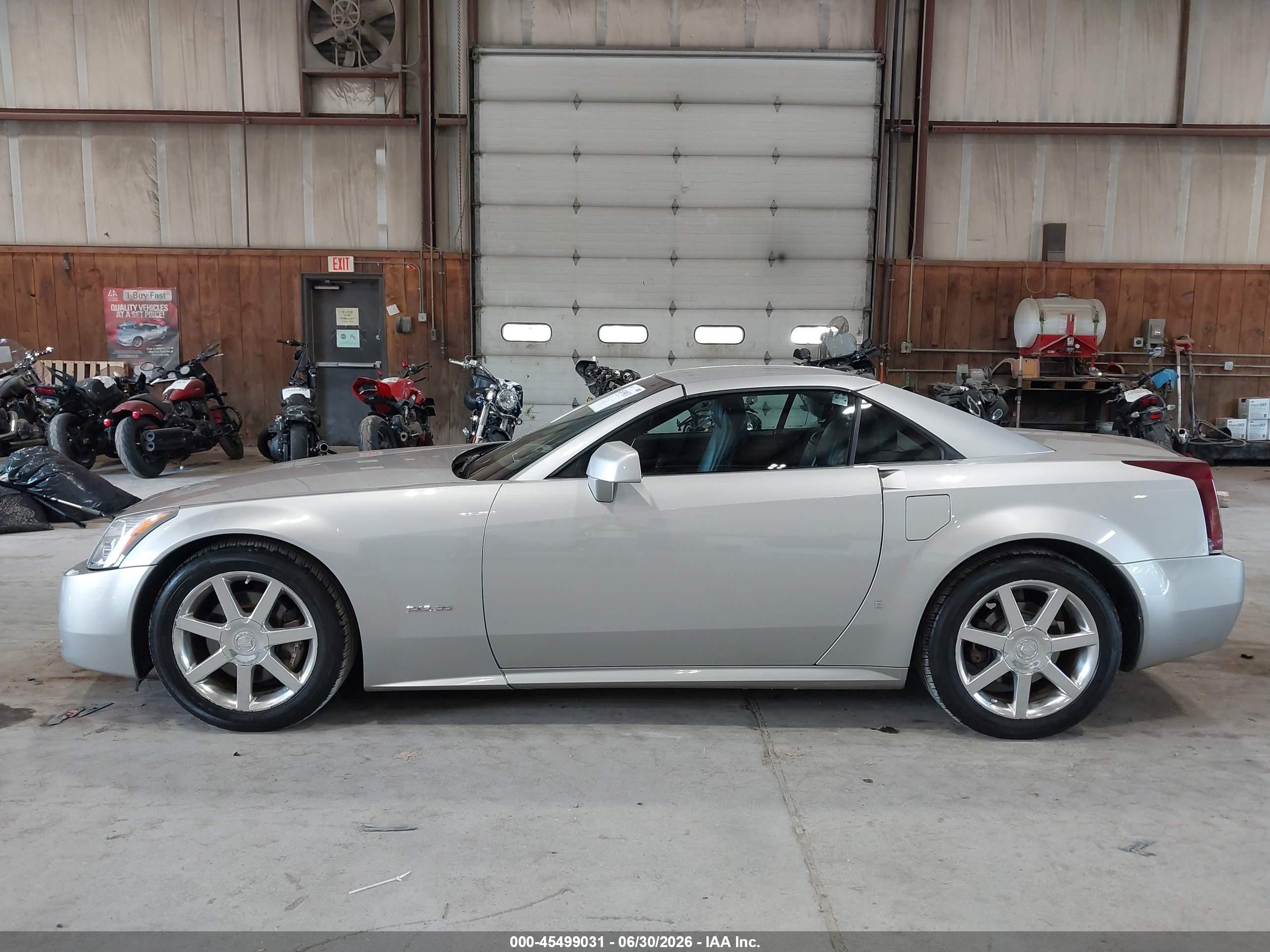 2006 Cadillac Xlr   Silver vin: 1G6YV36A565601649