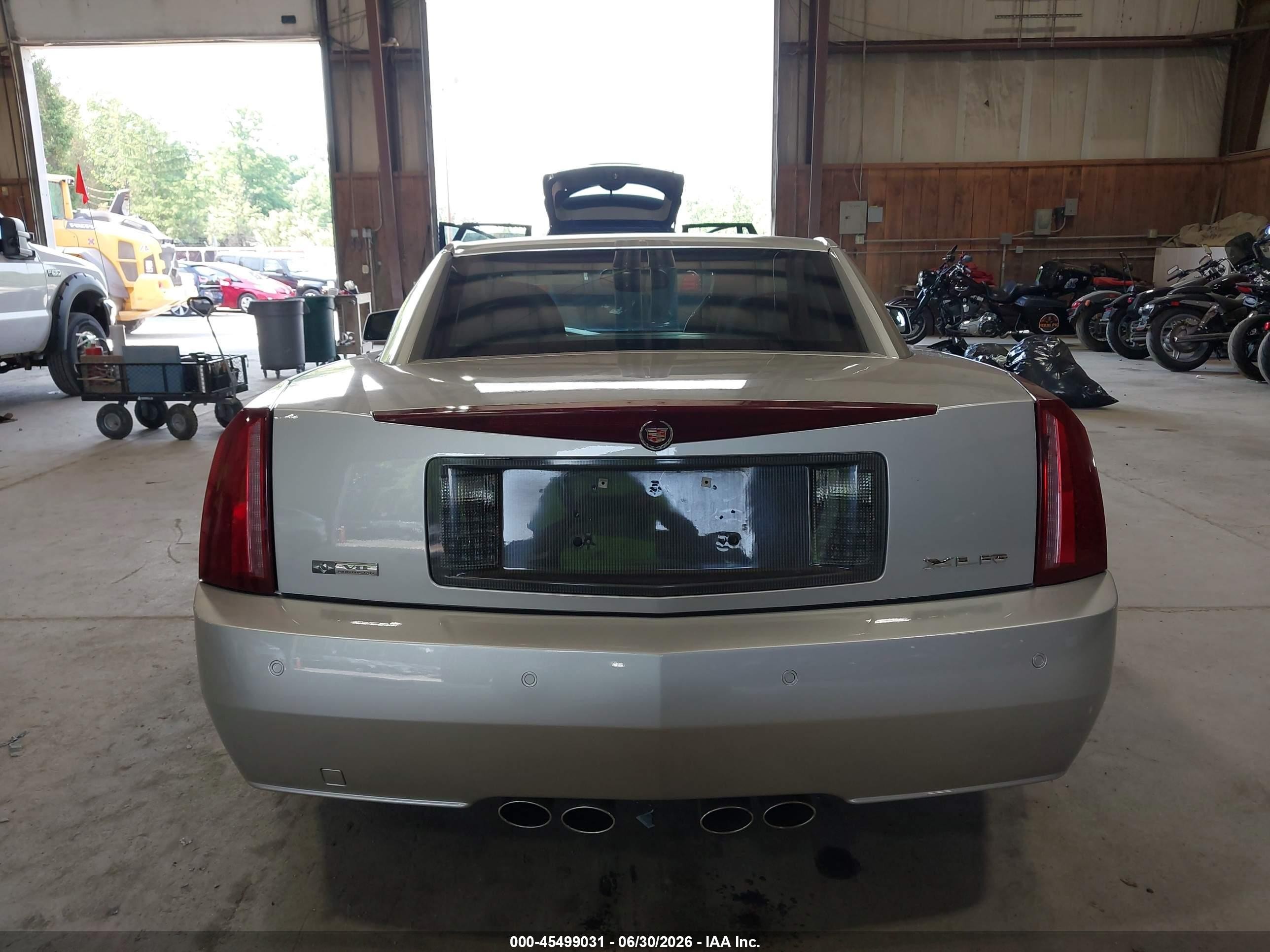 2006 Cadillac Xlr   Silver vin: 1G6YV36A565601649