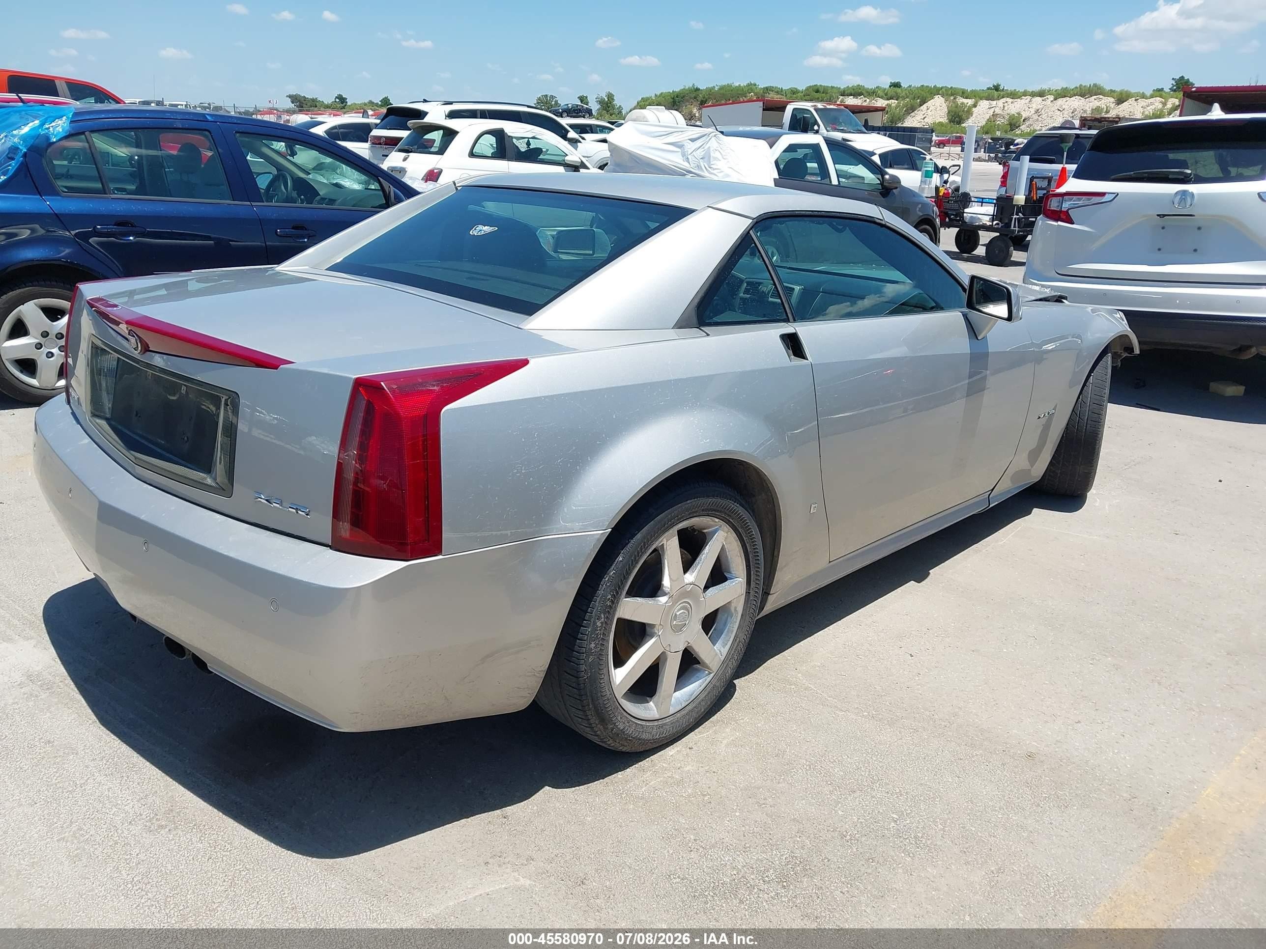 2008 Cadillac Xlr   Silver vin: 1G6YV36A685601324
