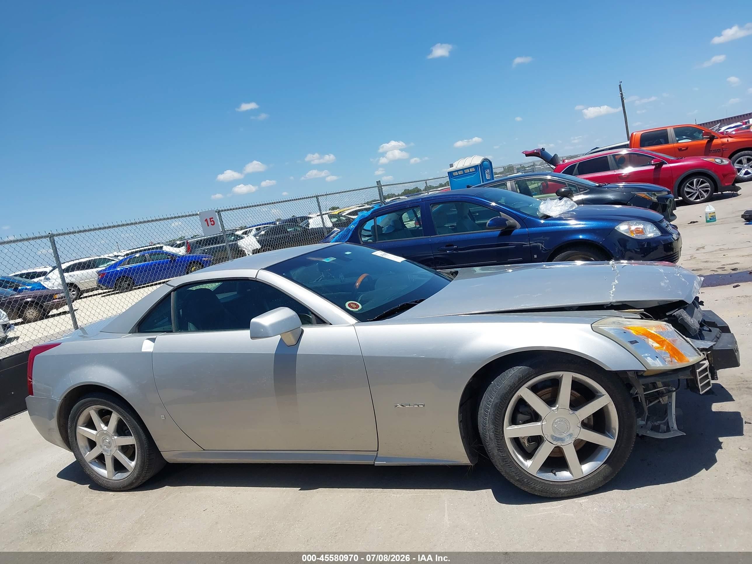 2008 Cadillac Xlr   Silver vin: 1G6YV36A685601324