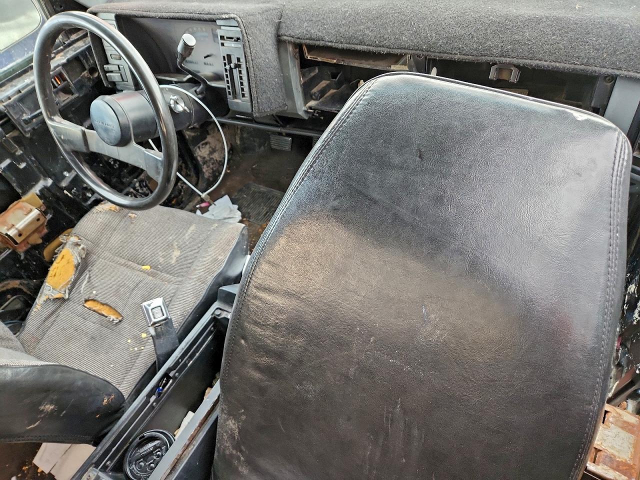 1986 Chevrolet Blazer S10 Black vin: 1G8CT18R2G8186627