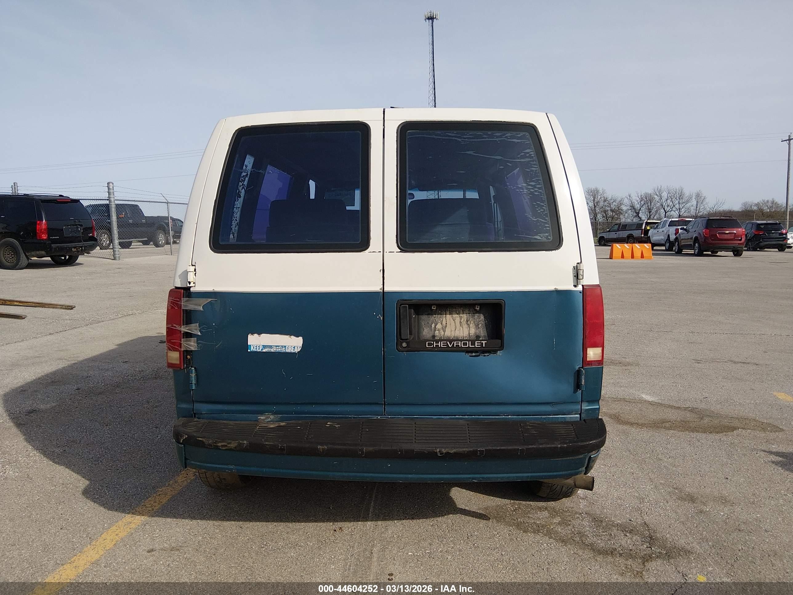 1986 Chevrolet Astro   Turquoise vin: 1G8DM15Z7GB149209