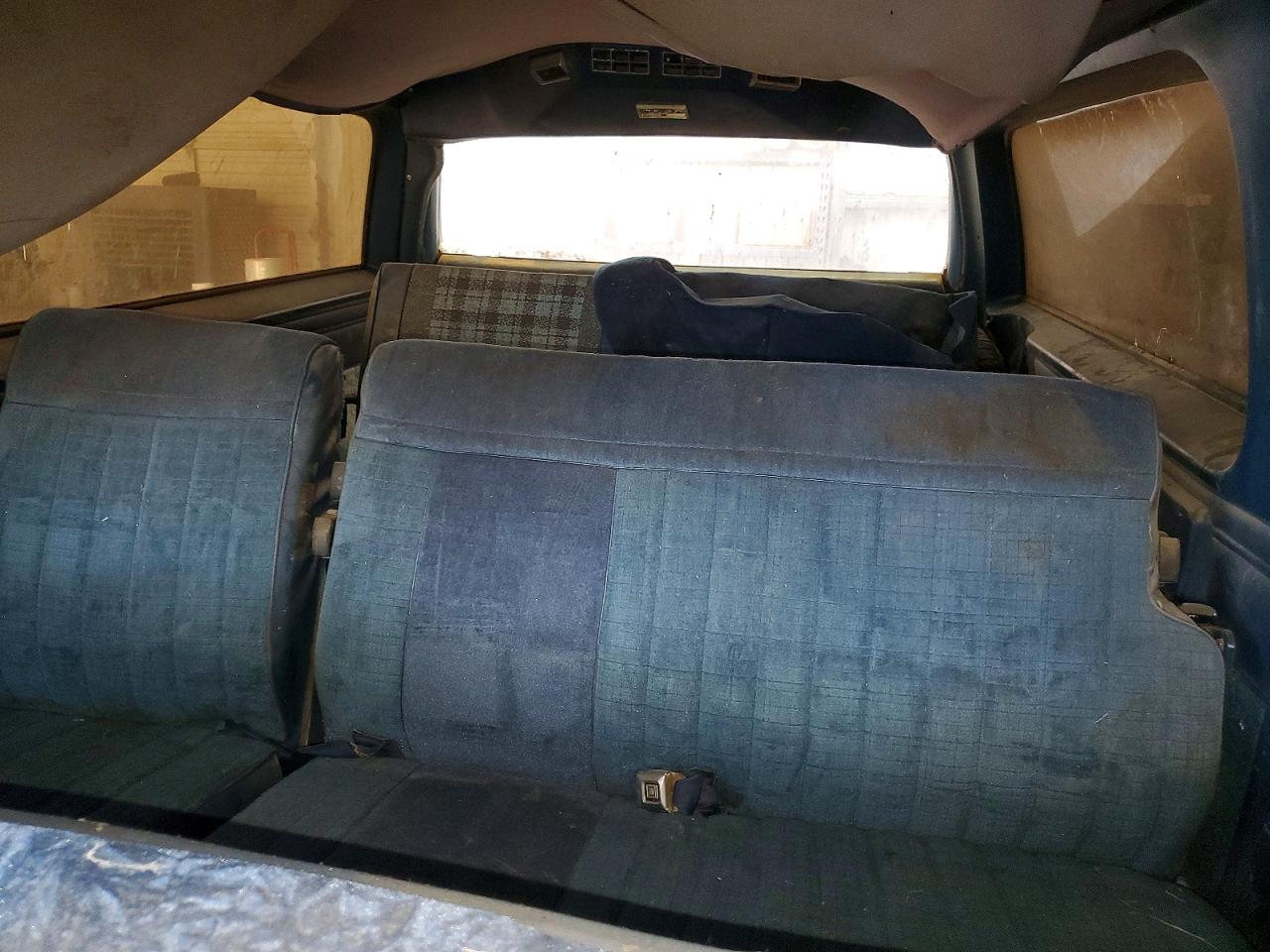 1984 Chevrolet Suburban C10 Blue vin: 1G8EC16L4EF128132