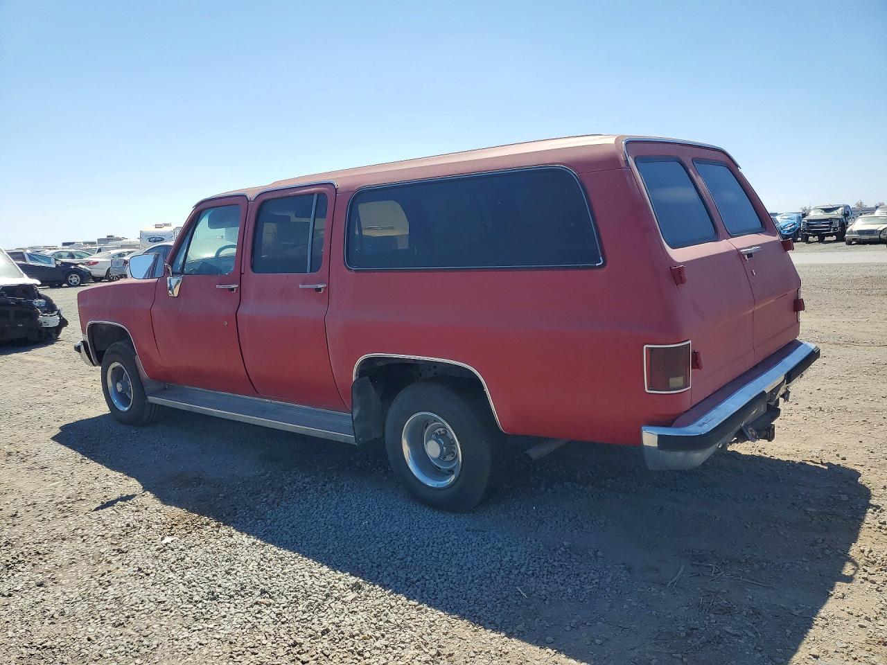 1985 Chevrolet Suburban K10 Red vin: 1G8EK16CXFF155811