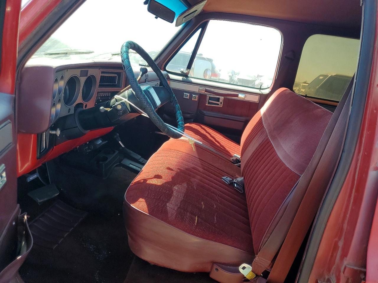 1985 Chevrolet Suburban K10 Red vin: 1G8EK16CXFF155811