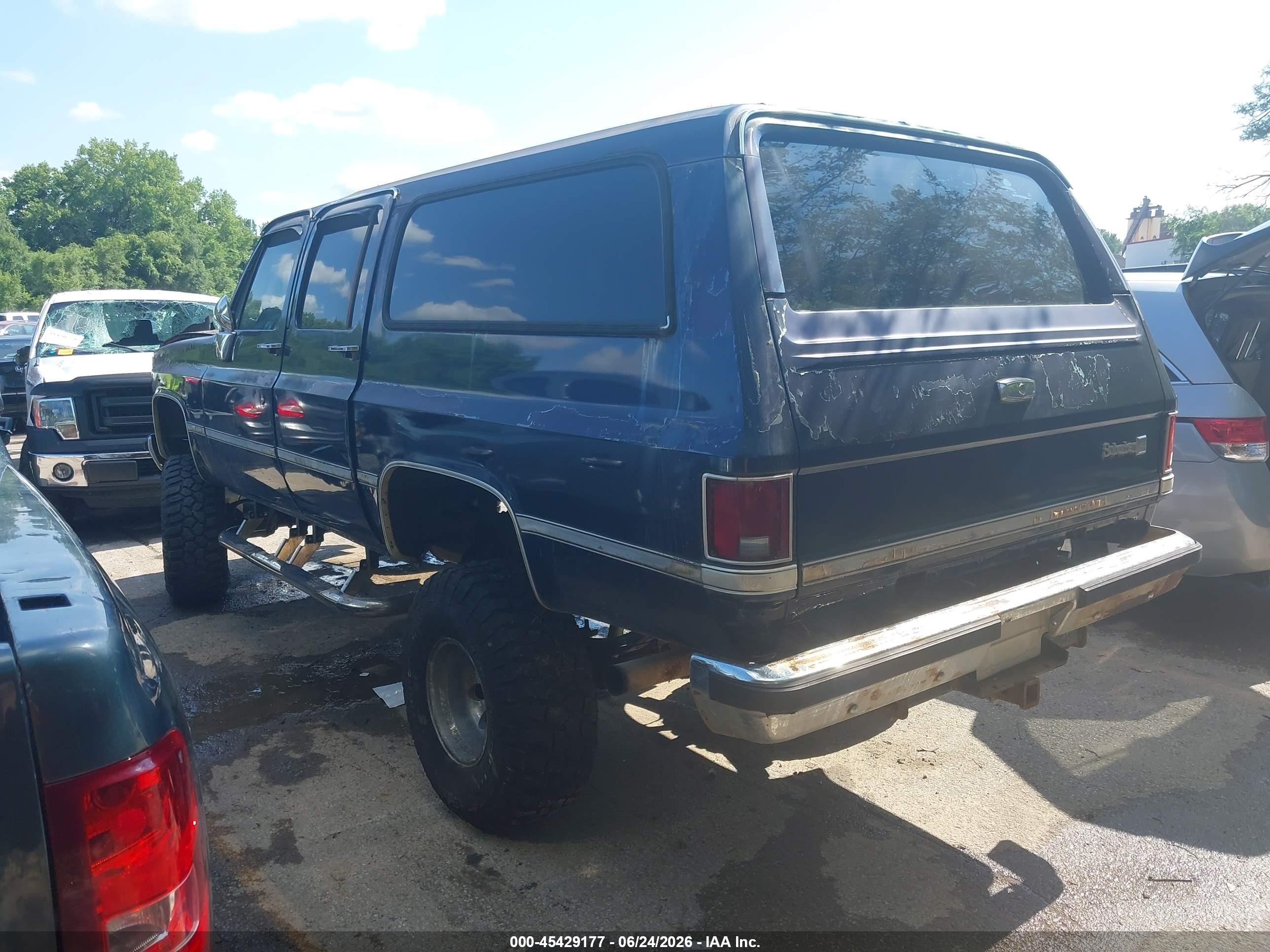 1985 Chevrolet Suburban K10 Blue vin: 1G8EK16L0FF165988