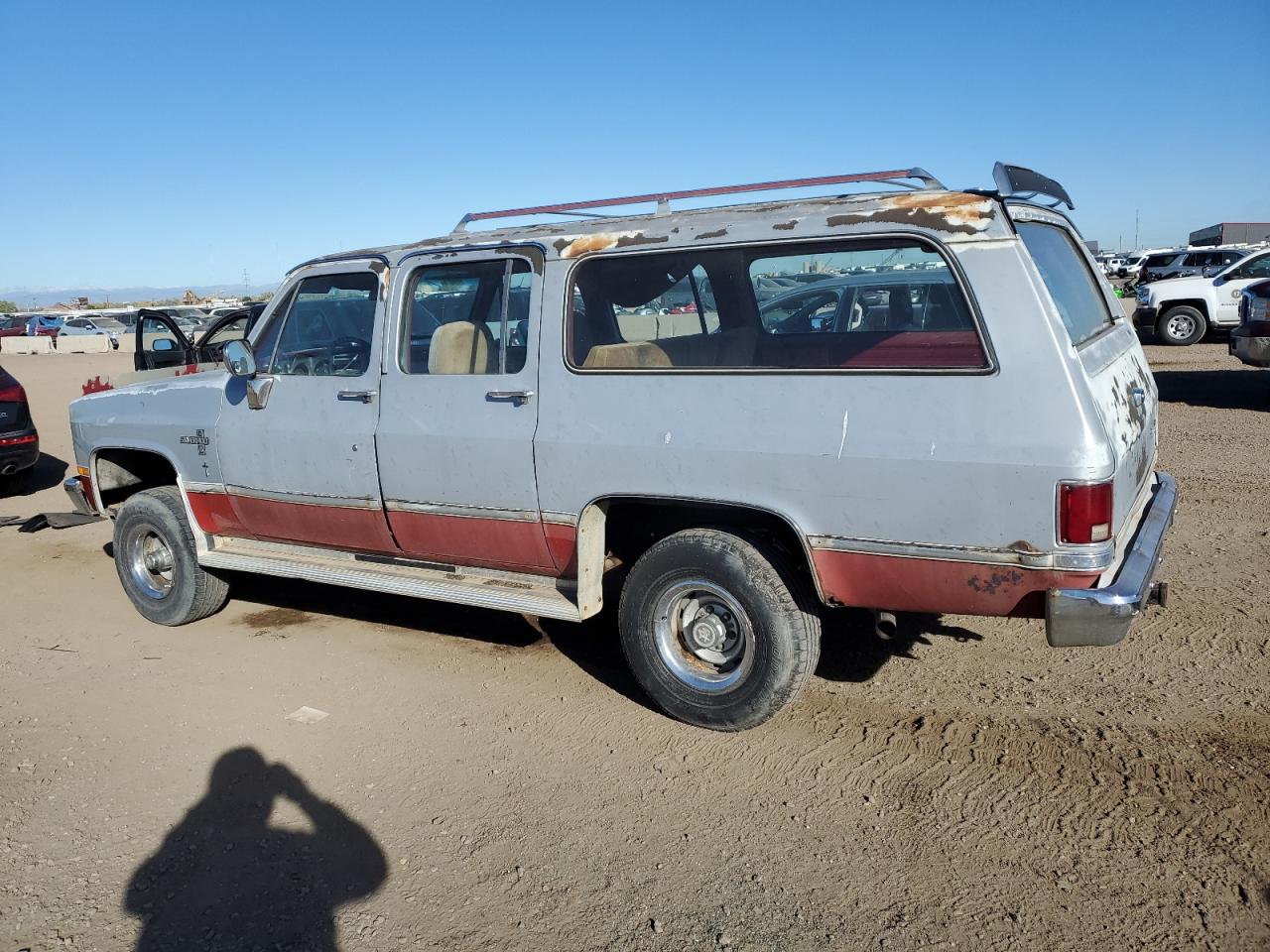 1983 Chevrolet Suburban K10 Серебряный vin: 1G8EK16L4DF118671