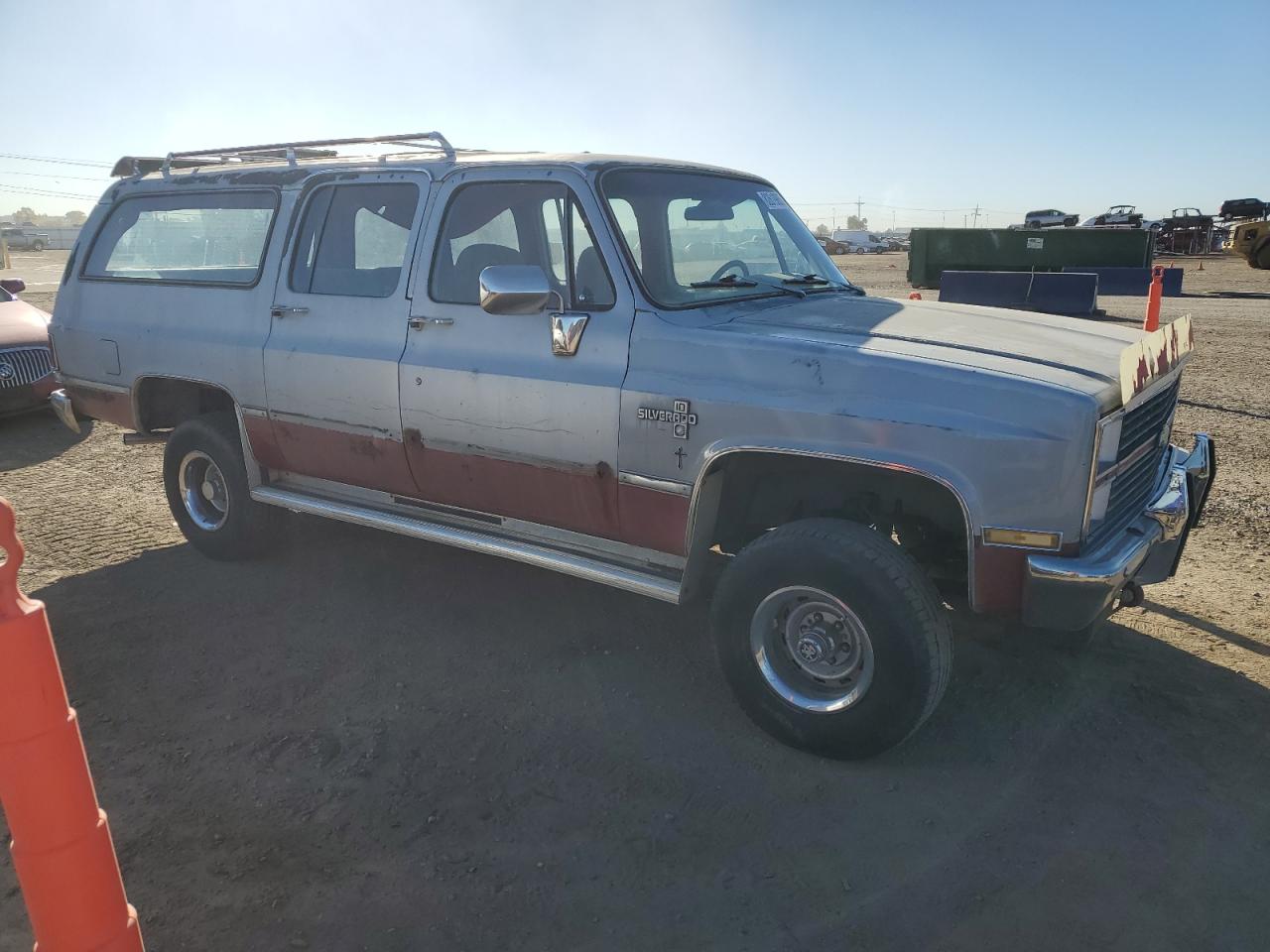 1983 Chevrolet Suburban K10 Серебряный vin: 1G8EK16L4DF118671