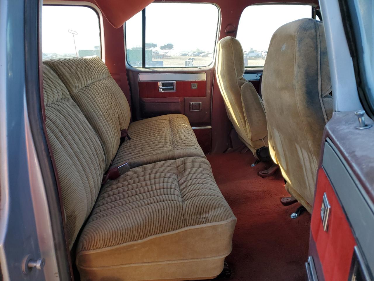 1983 Chevrolet Suburban K10 Серебряный vin: 1G8EK16L4DF118671