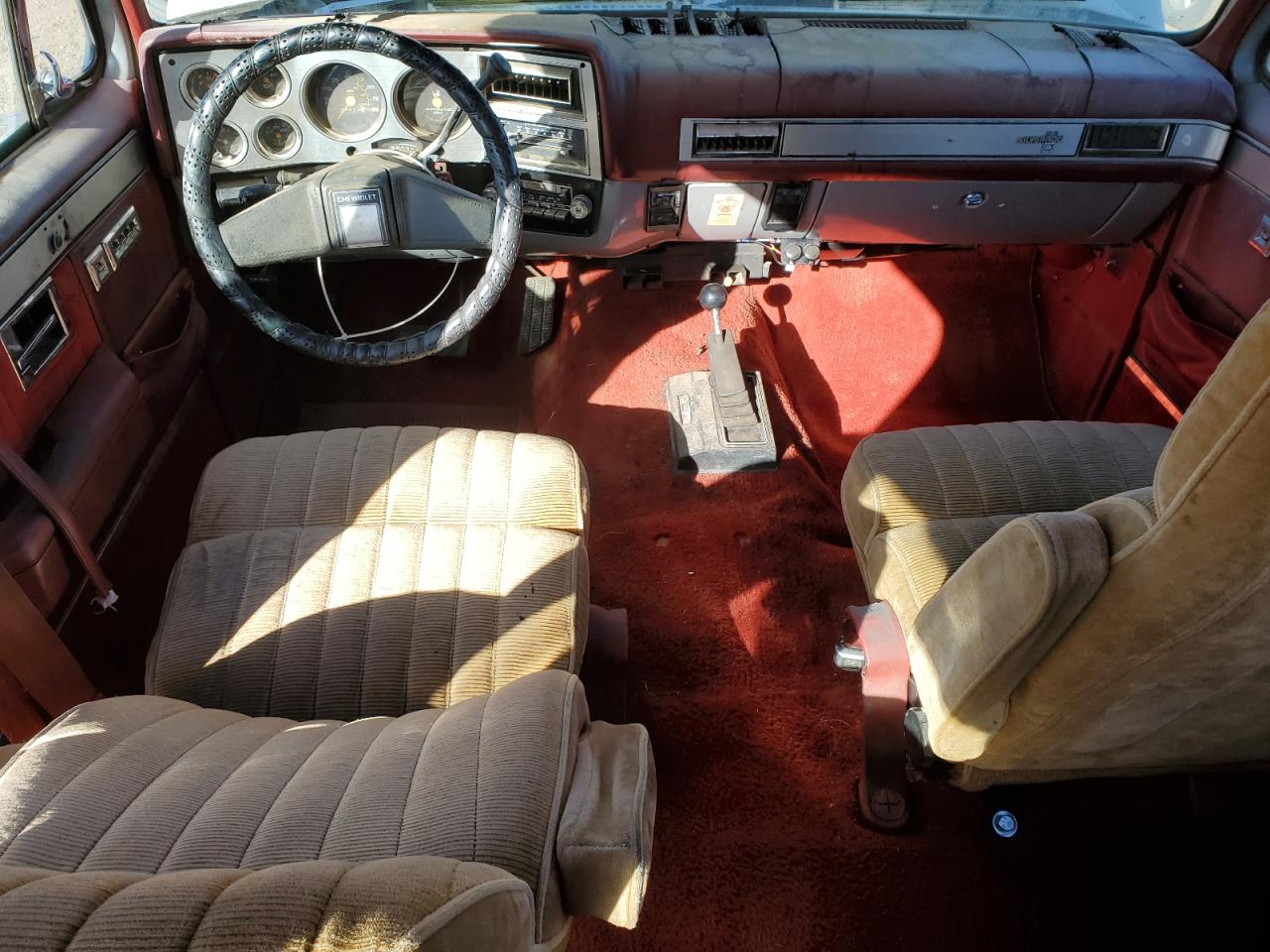 1983 Chevrolet Suburban K10 Серебряный vin: 1G8EK16L4DF118671