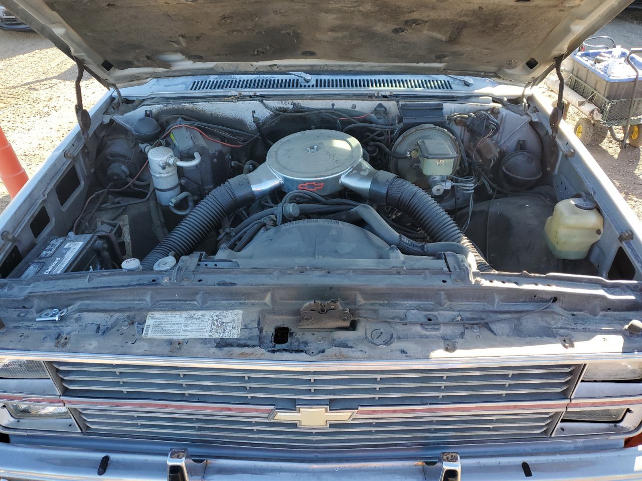 1983 Chevrolet Suburban K10 Серебряный vin: 1G8EK16L4DF118671