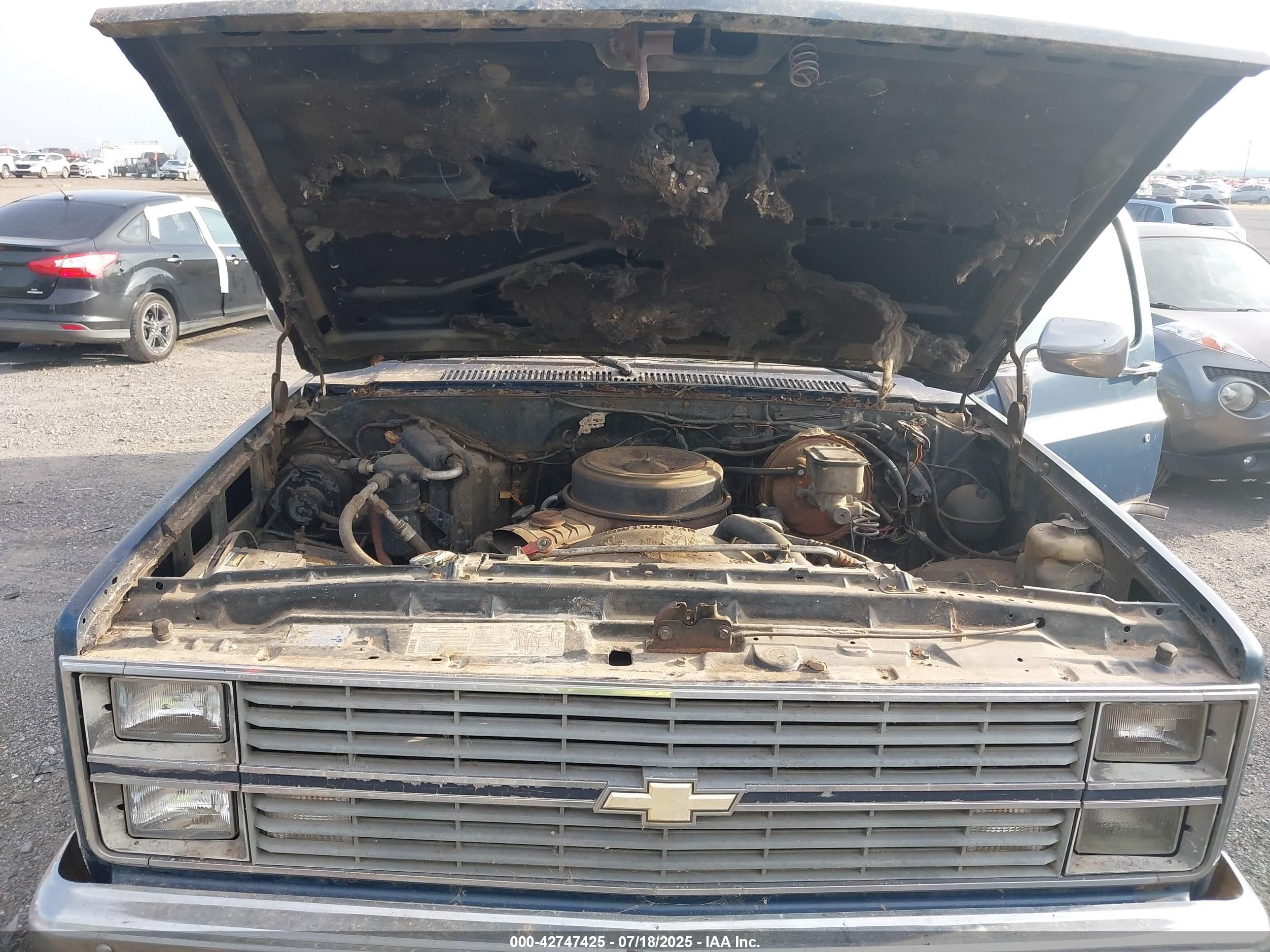 1984 Chevrolet Suburban K10 Blue vin: 1G8EK16L4EF128702