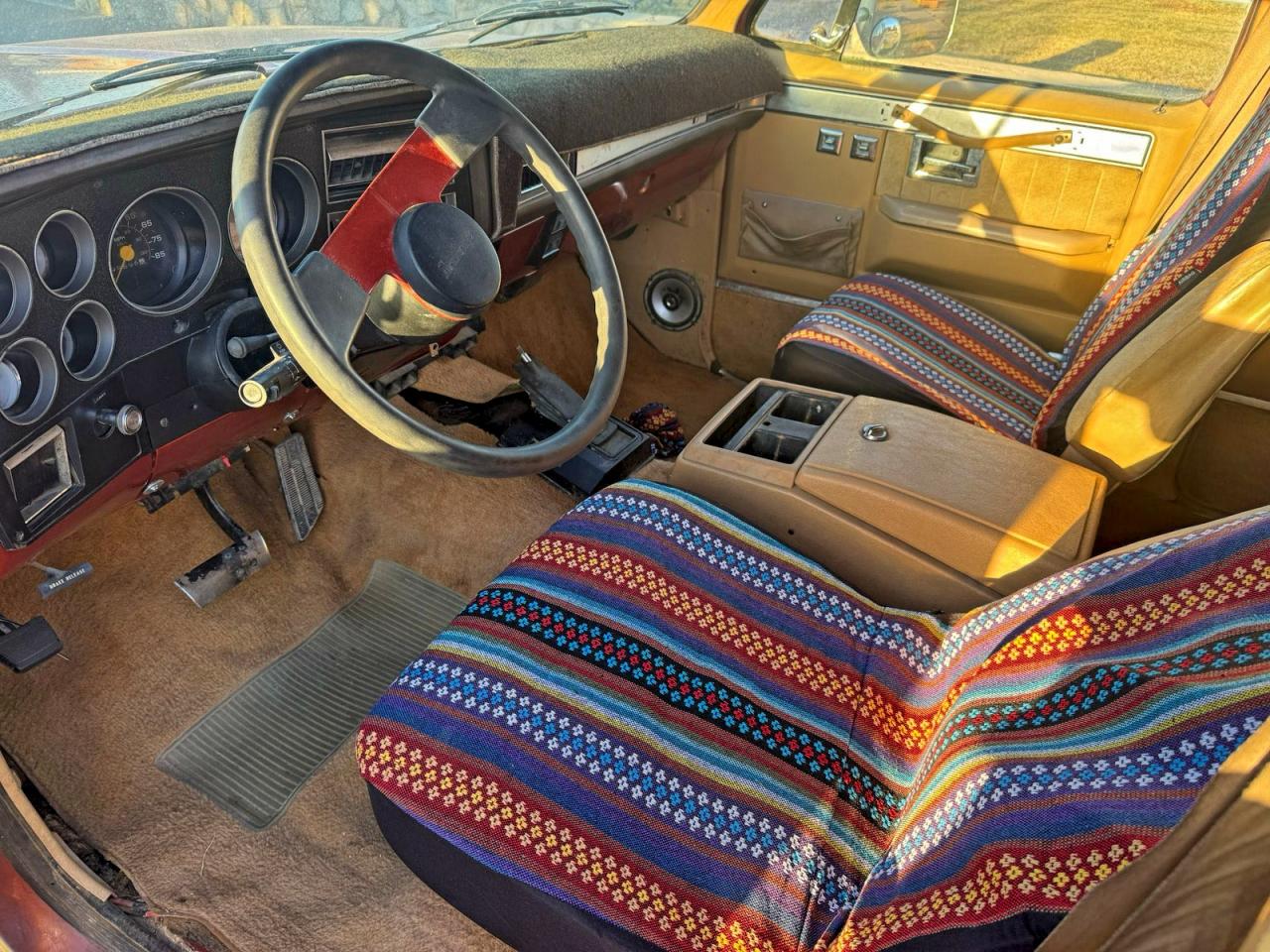 1986 Chevrolet Suburban K10 Two Tone vin: 1G8EK16L6GF104341