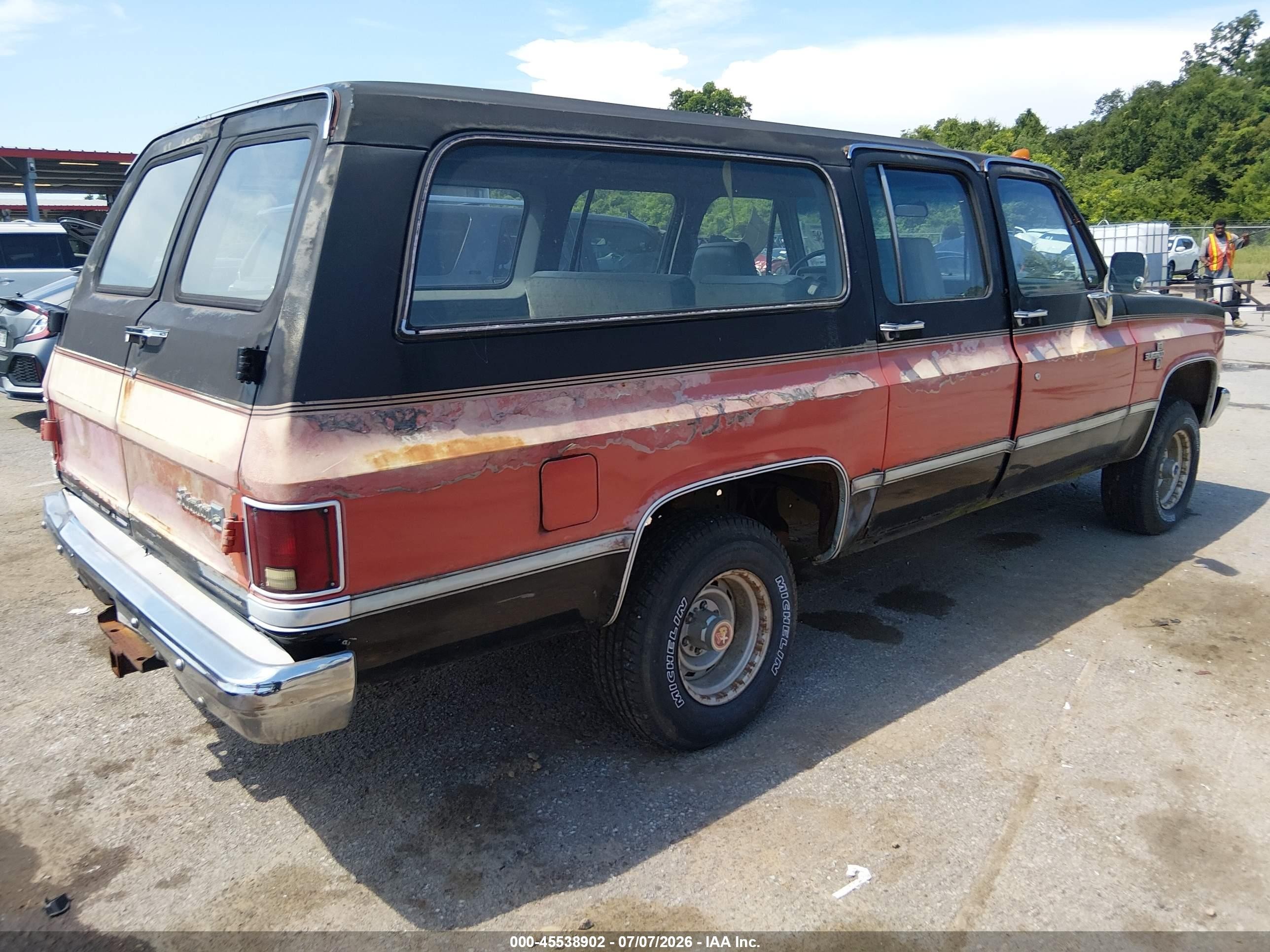 1985 Chevrolet Suburban K10 Black vin: 1G8EK16LXFF134134