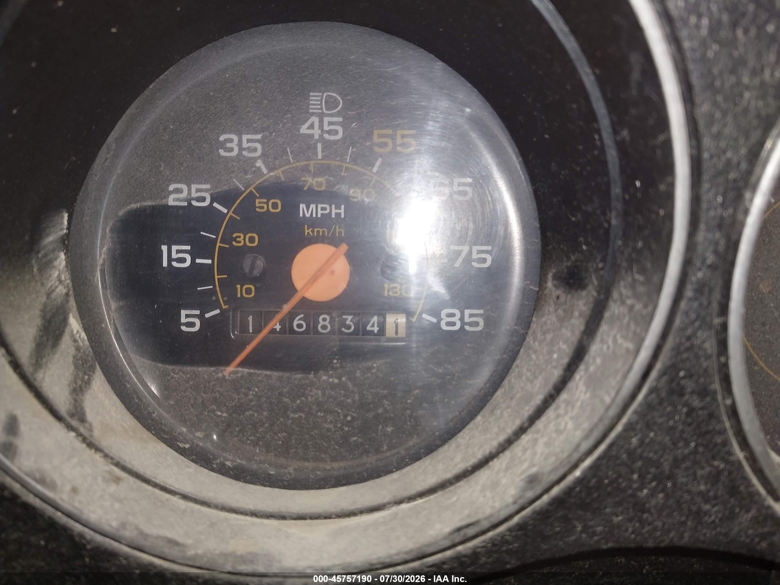 1983 Chevrolet Suburban K2 Зеленый vin: 1G8GK26M5DF162072