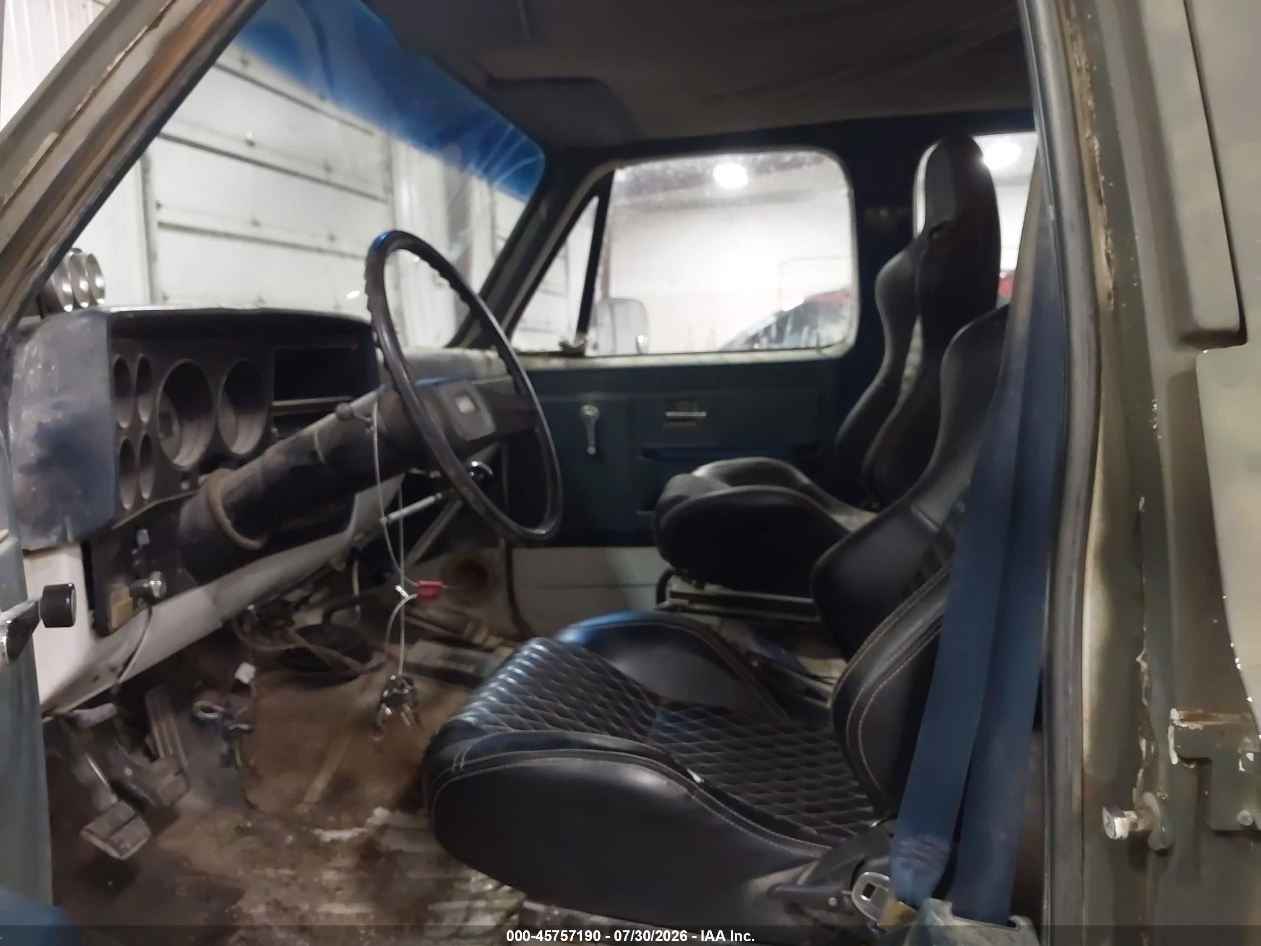 1983 Chevrolet Suburban K2 Зеленый vin: 1G8GK26M5DF162072
