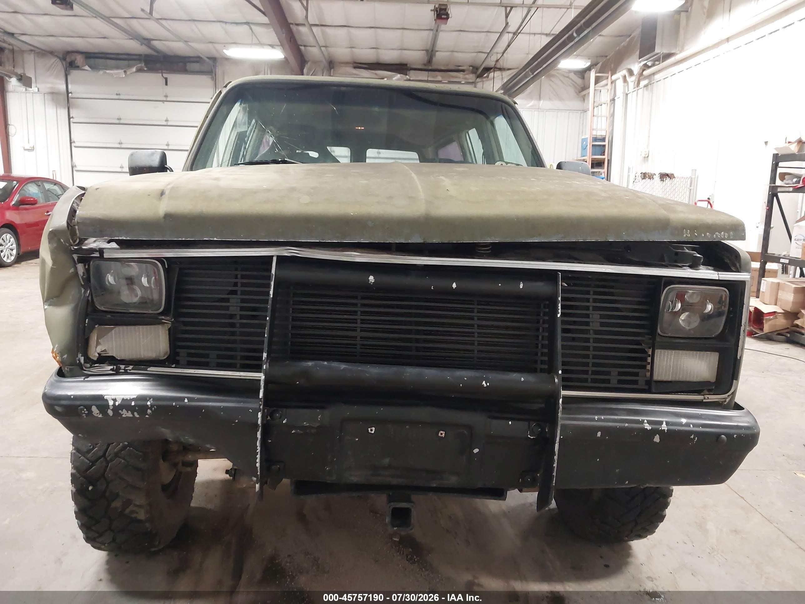 1983 Chevrolet Suburban K2 Зеленый vin: 1G8GK26M5DF162072
