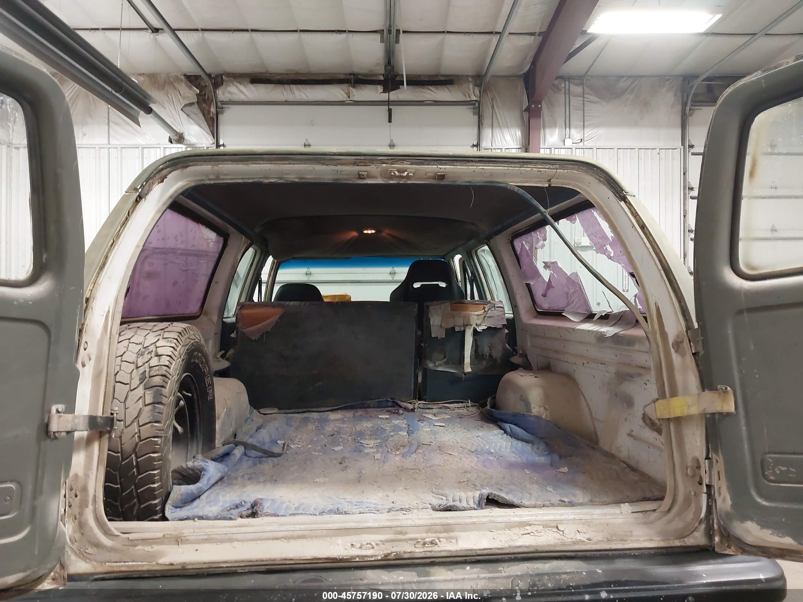 1983 Chevrolet Suburban K2 Зеленый vin: 1G8GK26M5DF162072