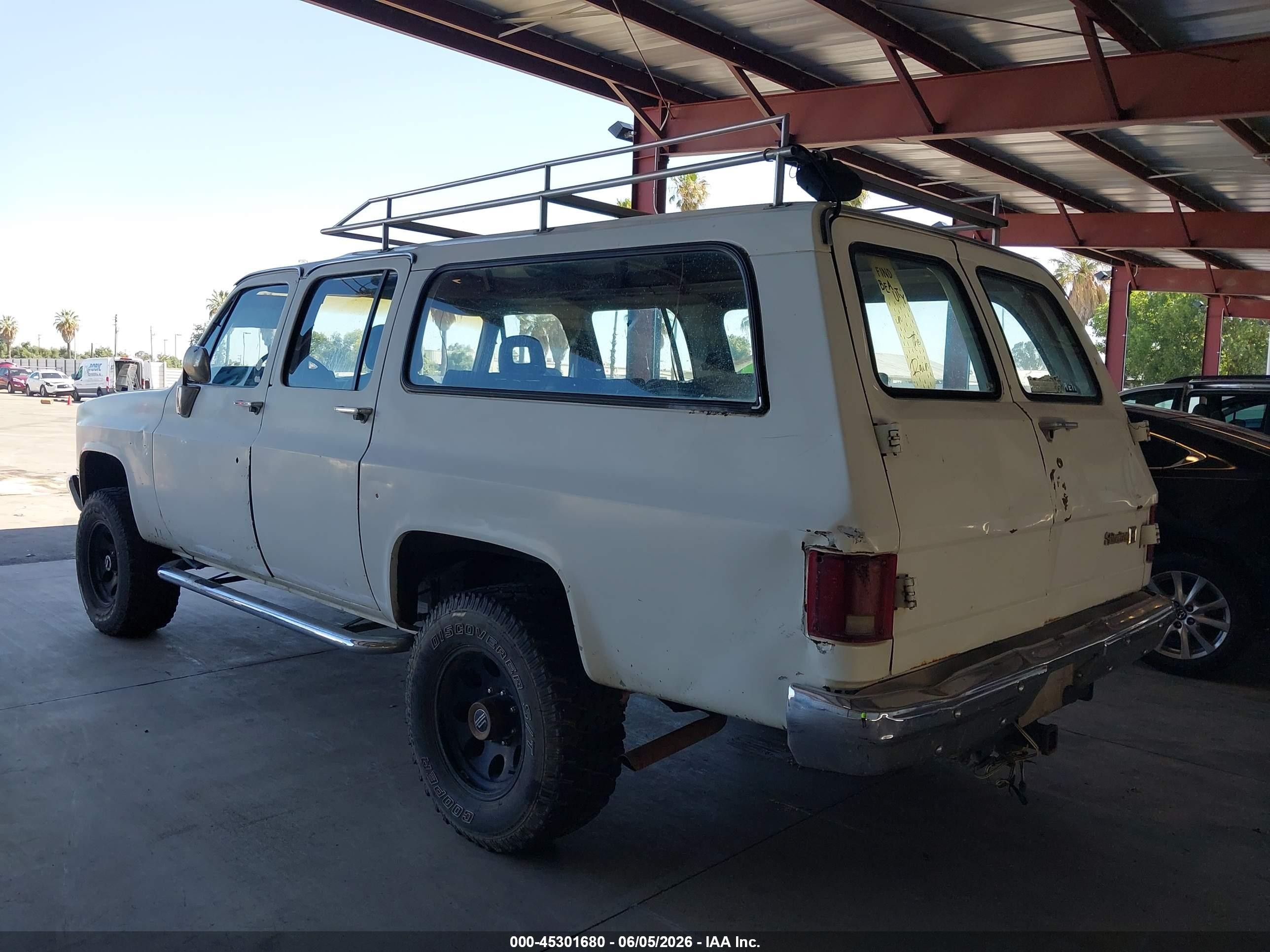 1986 Chevrolet Suburban K2 White vin: 1G8GK26MXGF162346