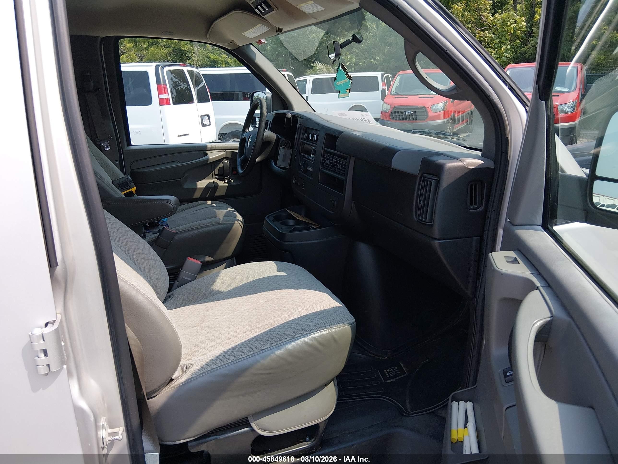2010 Chevrolet Express 3500 Lt Серебряный vin: 1GA2G1DGXA1169013