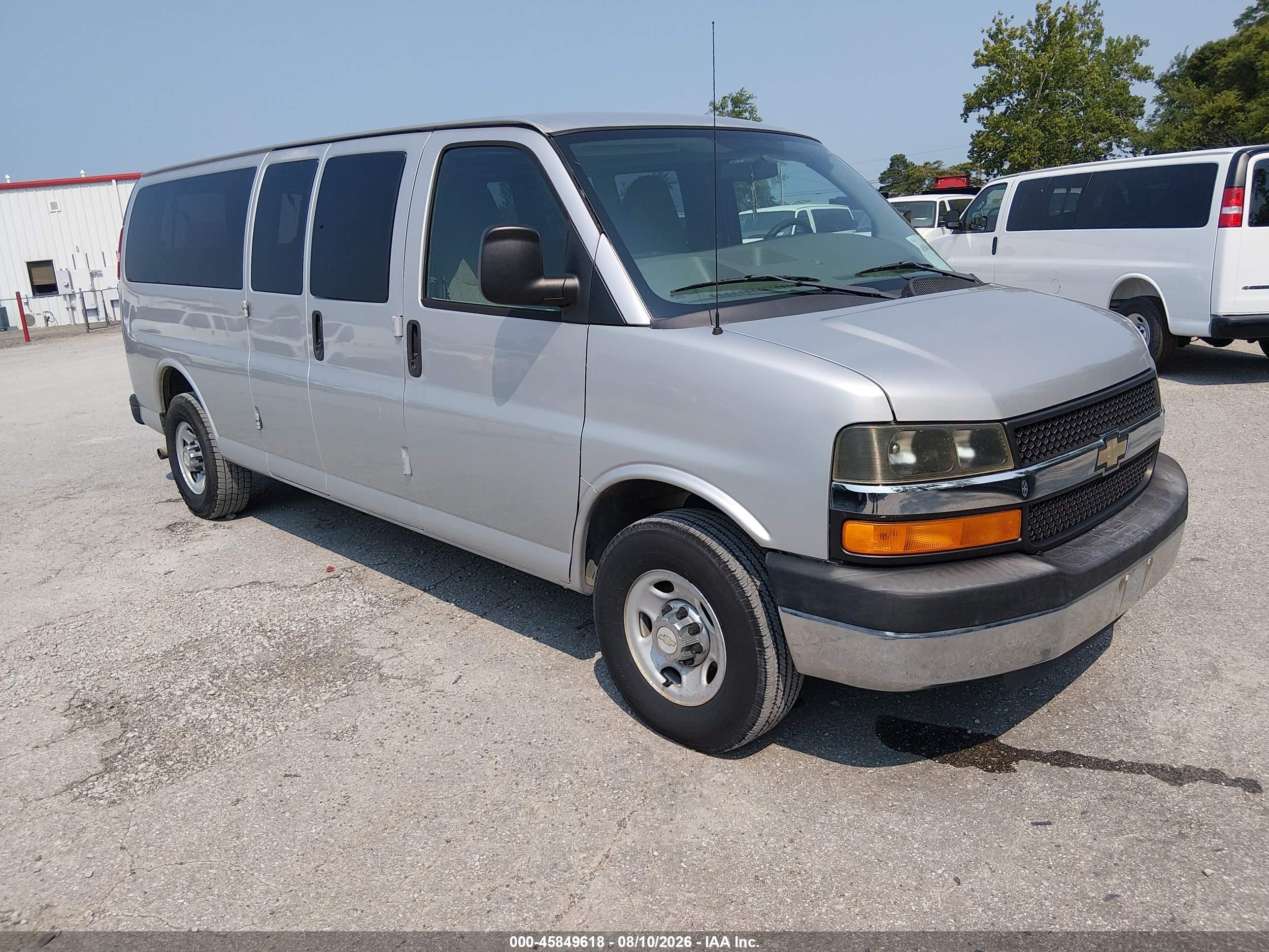 2010 Chevrolet Express 3500 Lt Silver vin: 1GA2G1DGXA1169013